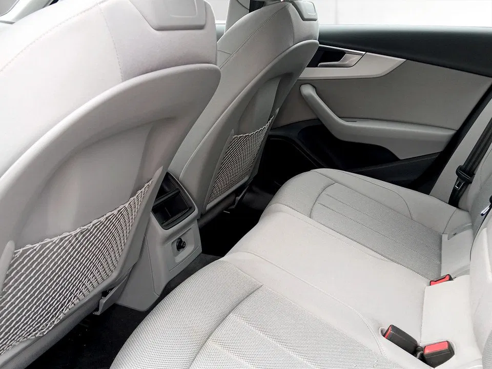 Audi A4 Avant 30 TDI Aut. | Bild 19 von 21