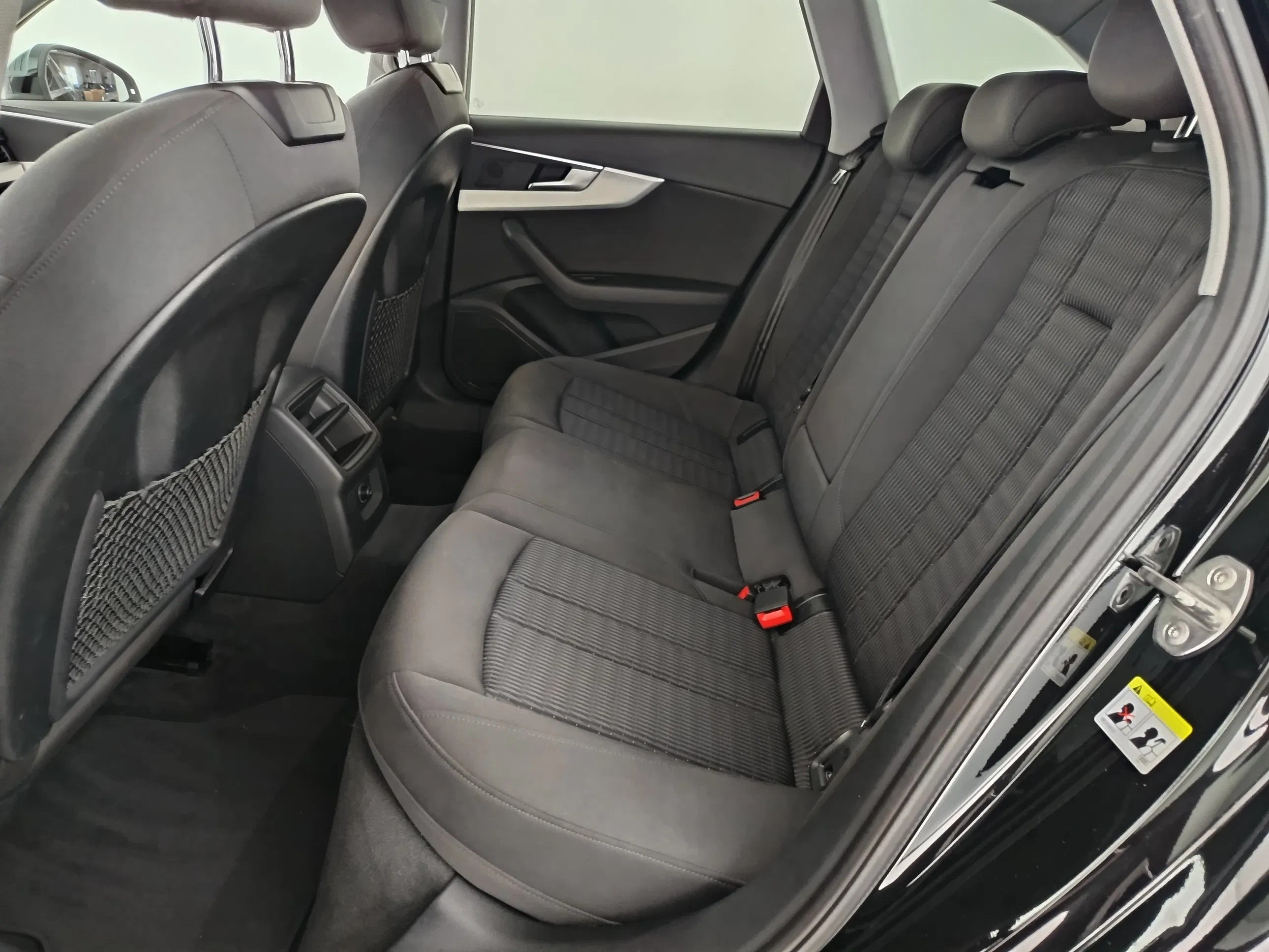 Audi A4 Avant 2.0 TDI design | Bild 26 von 30