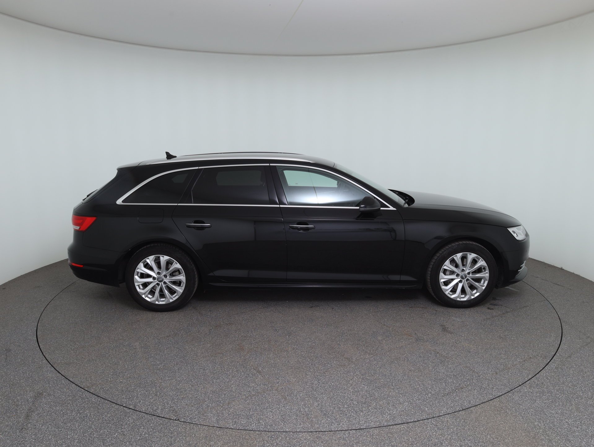 Audi A4 Avant 2.0 TDI design | Bild 4 von 30