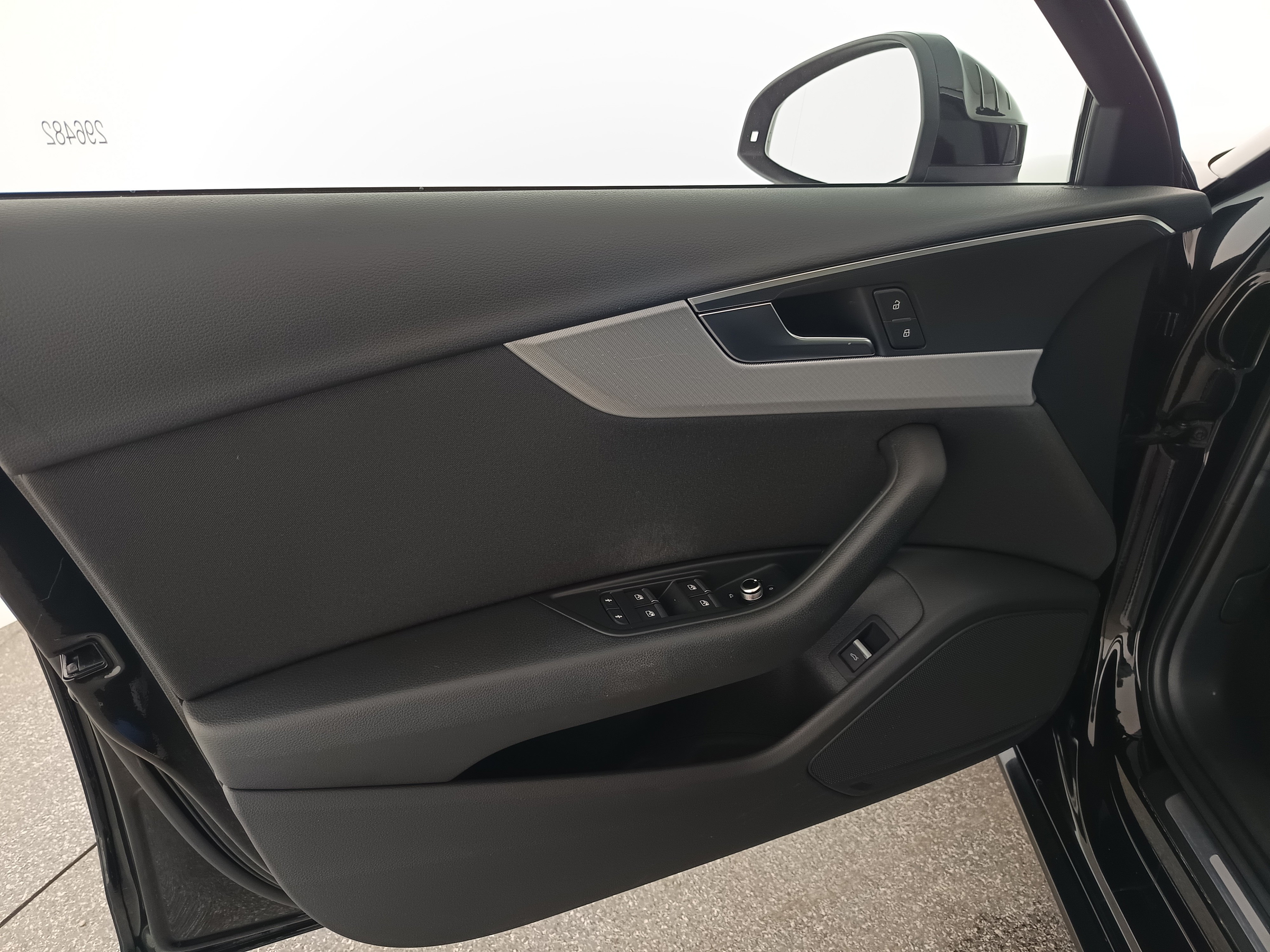 Audi A4 Avant 2.0 TDI design | Bild 9 von 30
