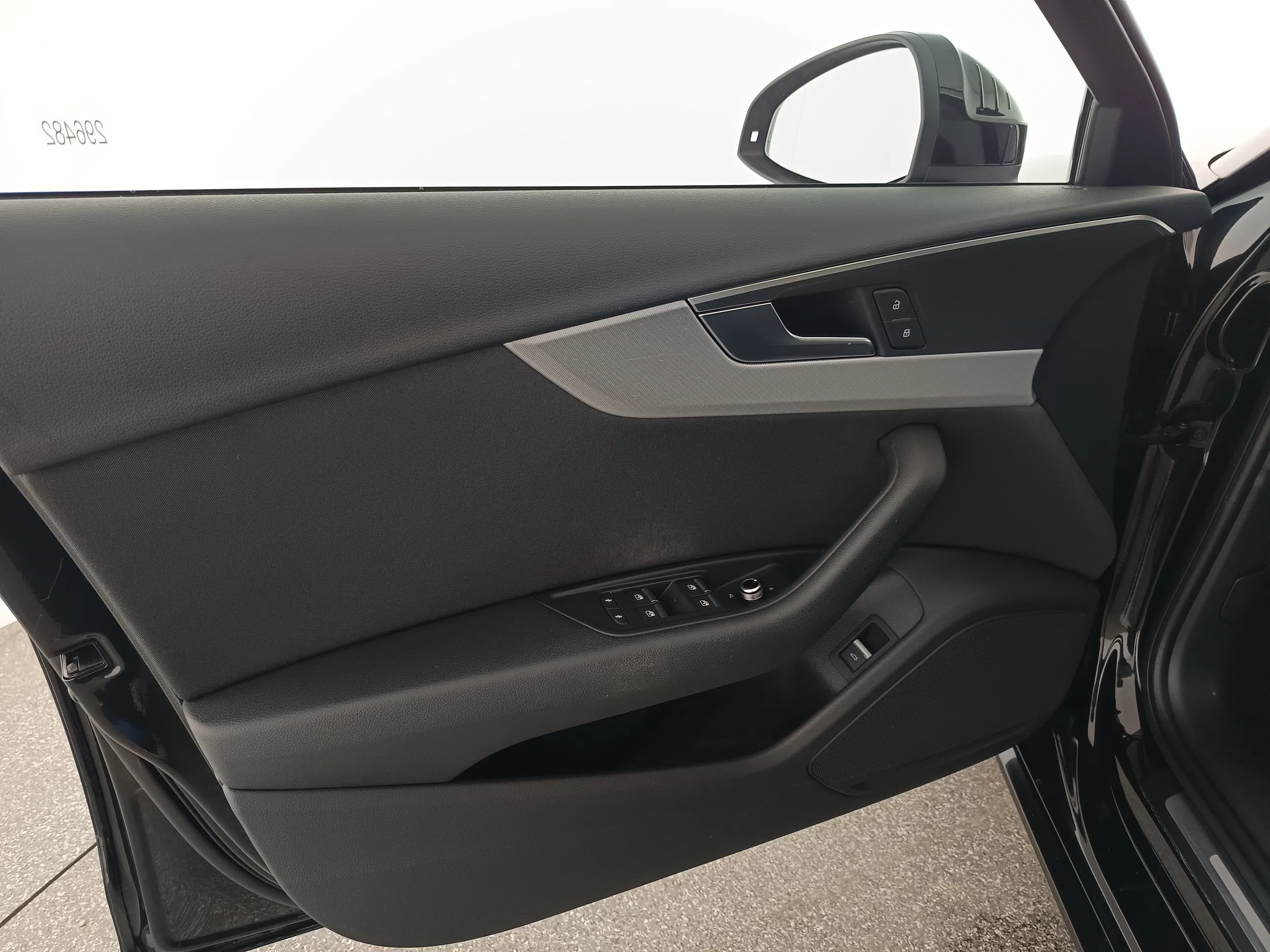 Audi A4 Avant 2.0 TDI design | Bild 9 von 30