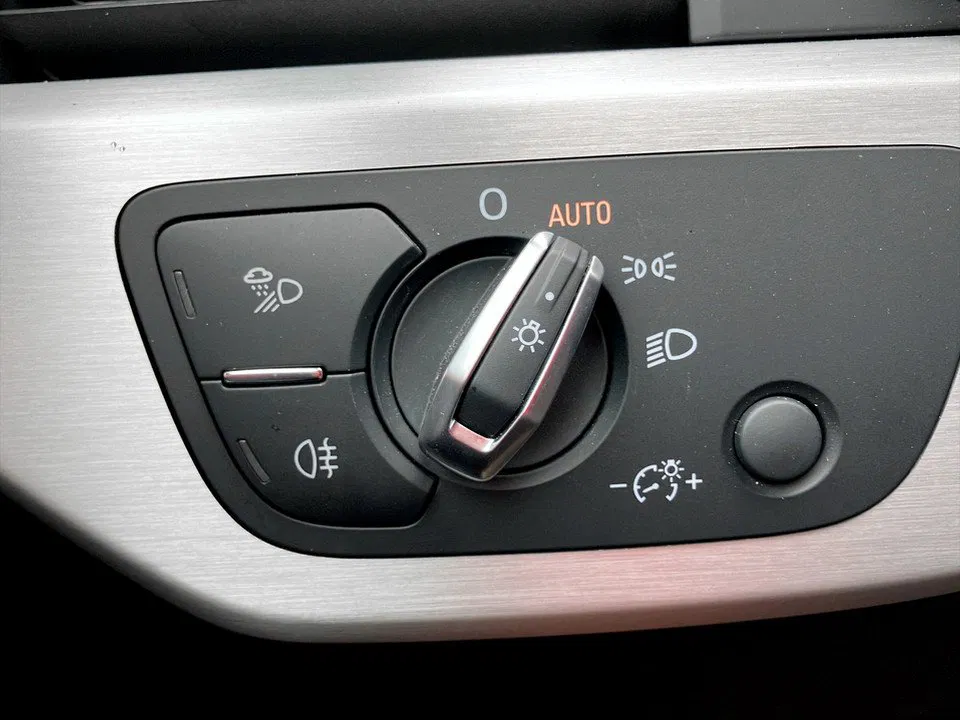 Audi A4 Avant 35 TDI S-Line Aut. | Bild 18 von 23