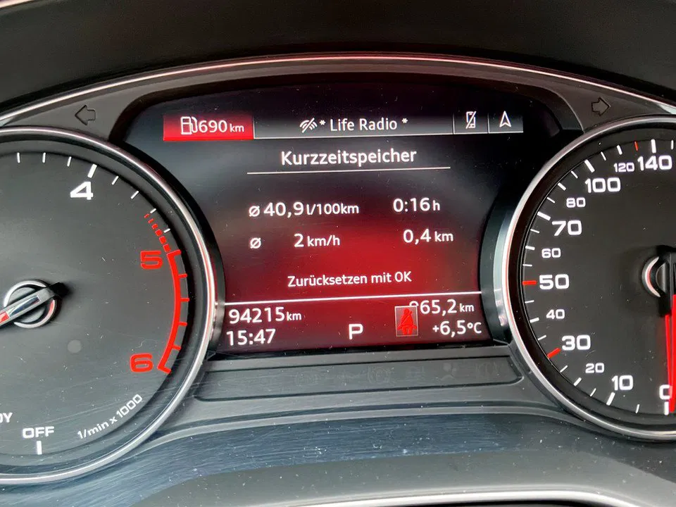 Audi A4 Avant 35 TDI S-Line Aut. | Bild 22 von 23