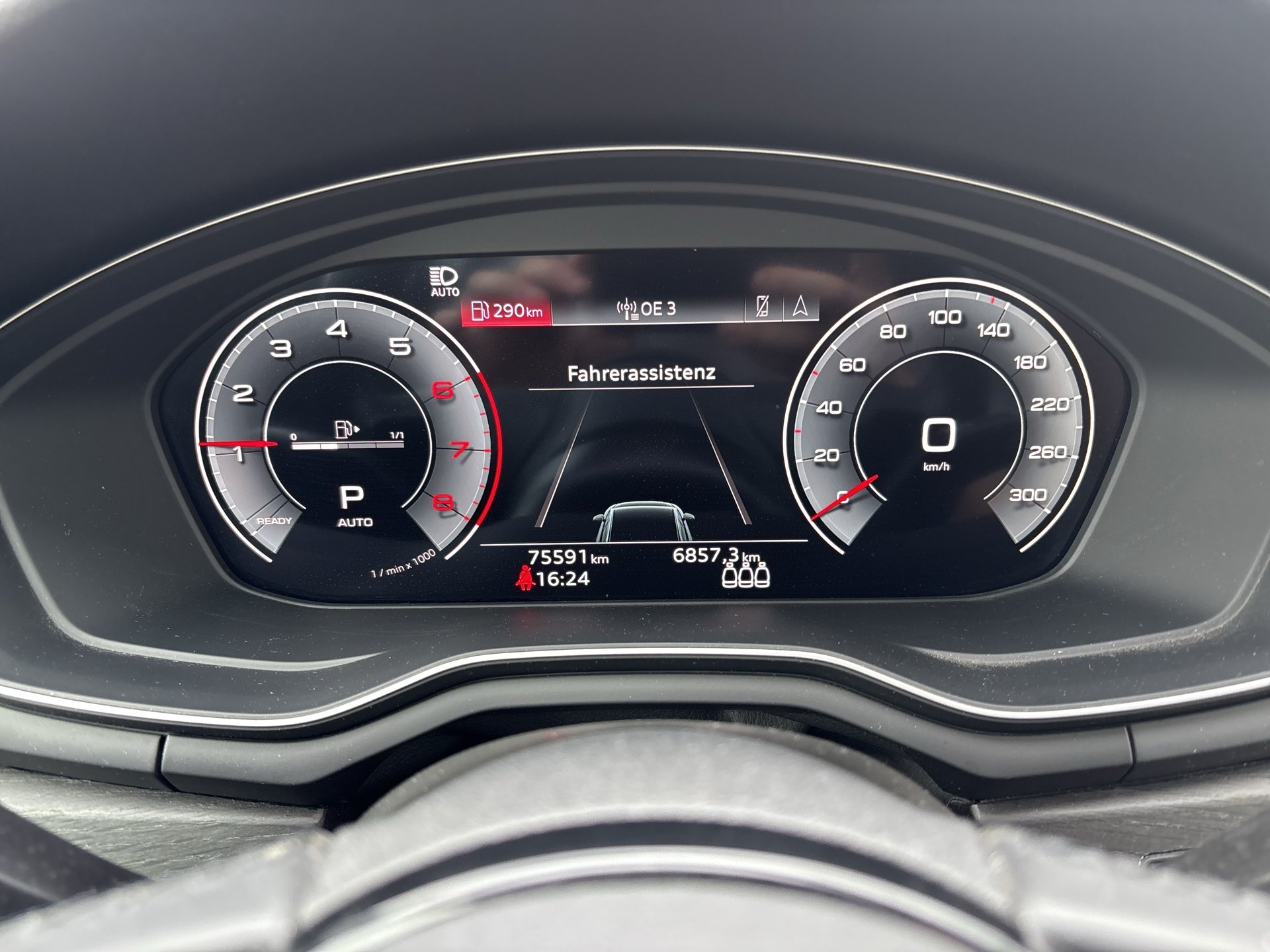 Audi A4 Avant 40 2.0 TFSI quattro S-Line | Bild 11 von 23