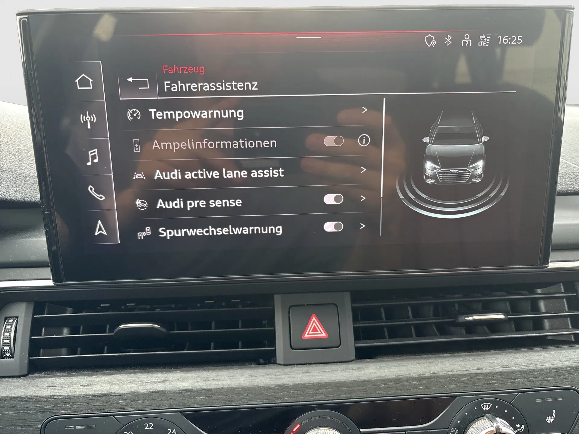 Audi A4 Avant 40 2.0 TFSI quattro S-Line | Bild 15 von 23