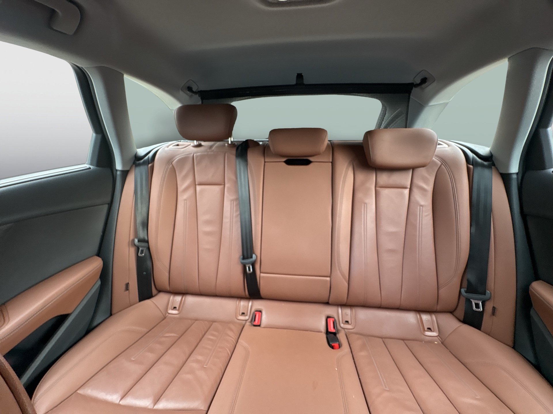 Audi A4 Avant 40 2.0 TFSI quattro S-Line | Bild 18 von 23