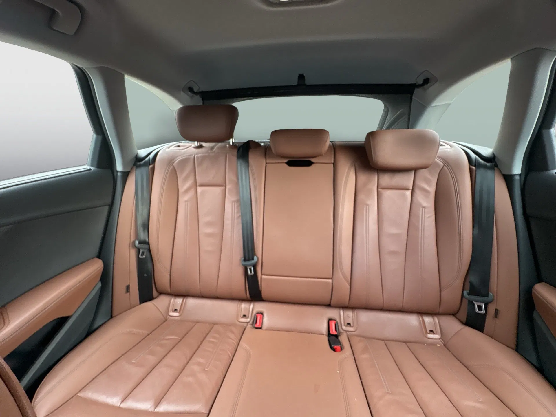 Audi A4 Avant 40 2.0 TFSI quattro S-Line | Bild 18 von 23