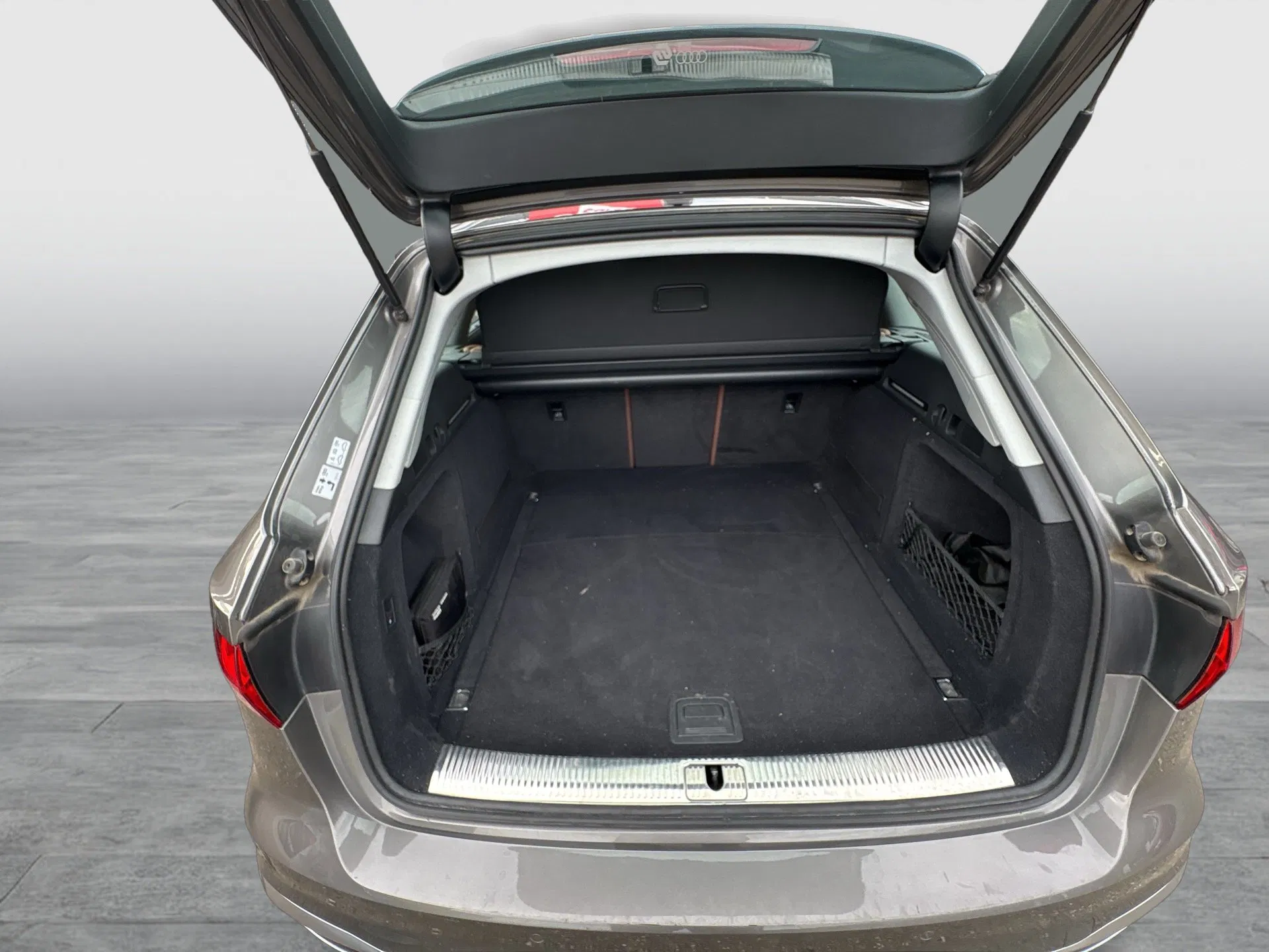 Audi A4 Avant 40 2.0 TFSI quattro S-Line | Bild 20 von 23