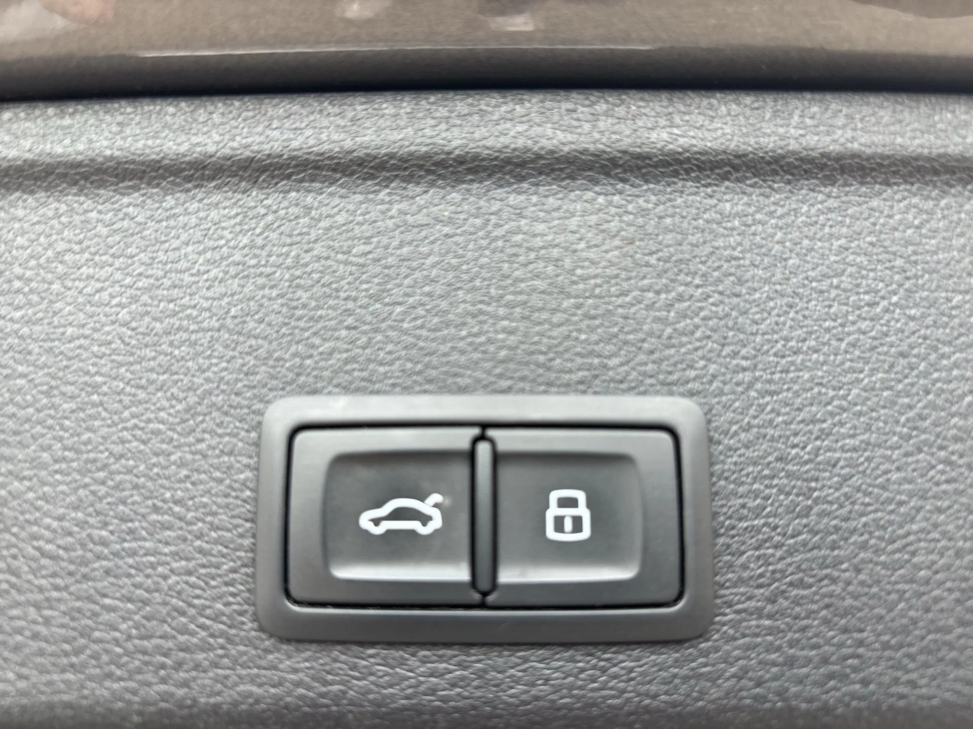 Audi A4 Avant 40 2.0 TFSI quattro S-Line | Bild 21 von 23