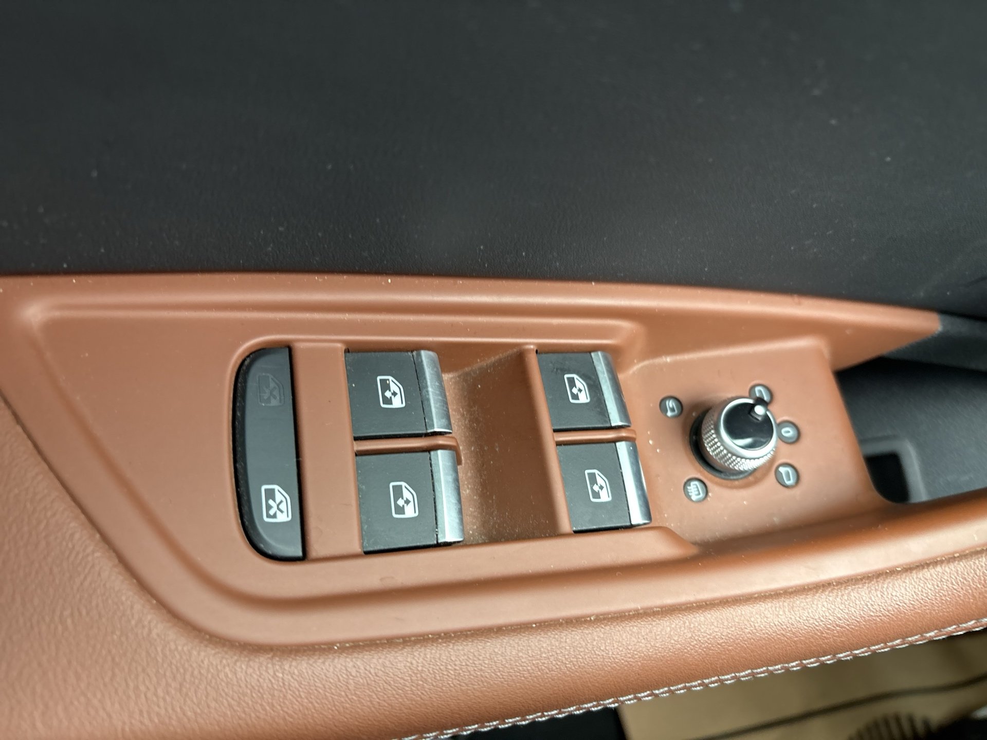 Audi A4 Avant 40 2.0 TFSI quattro S-Line | Bild 7 von 23