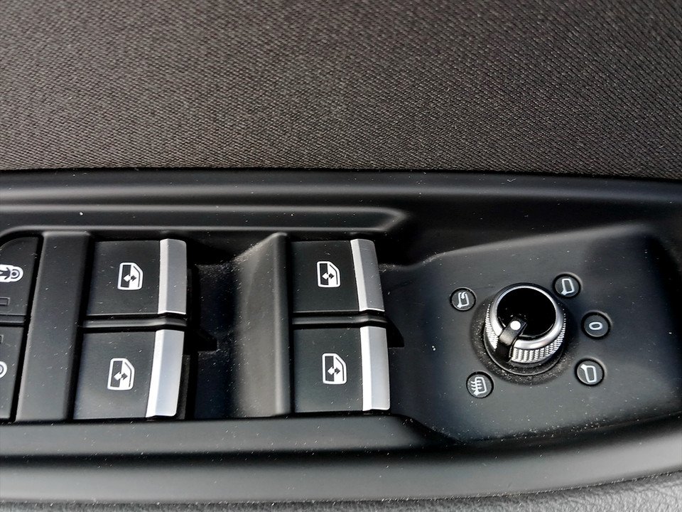 Audi A4 40 2.0 TDI quattro advanced | Bild 7 von 24