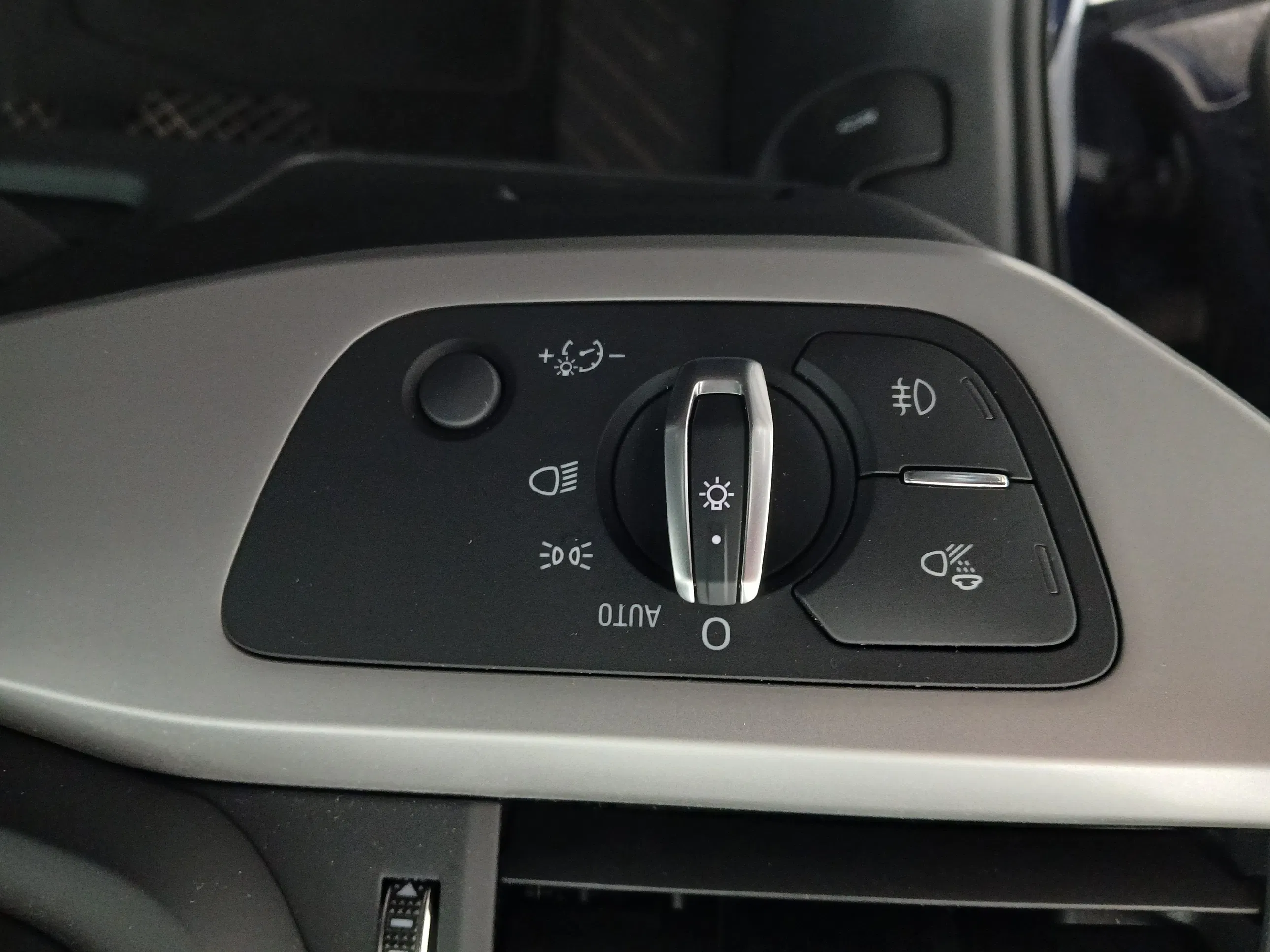 Audi A4 Avant 35 2.0 TDI advanced | Bild 13 von 31