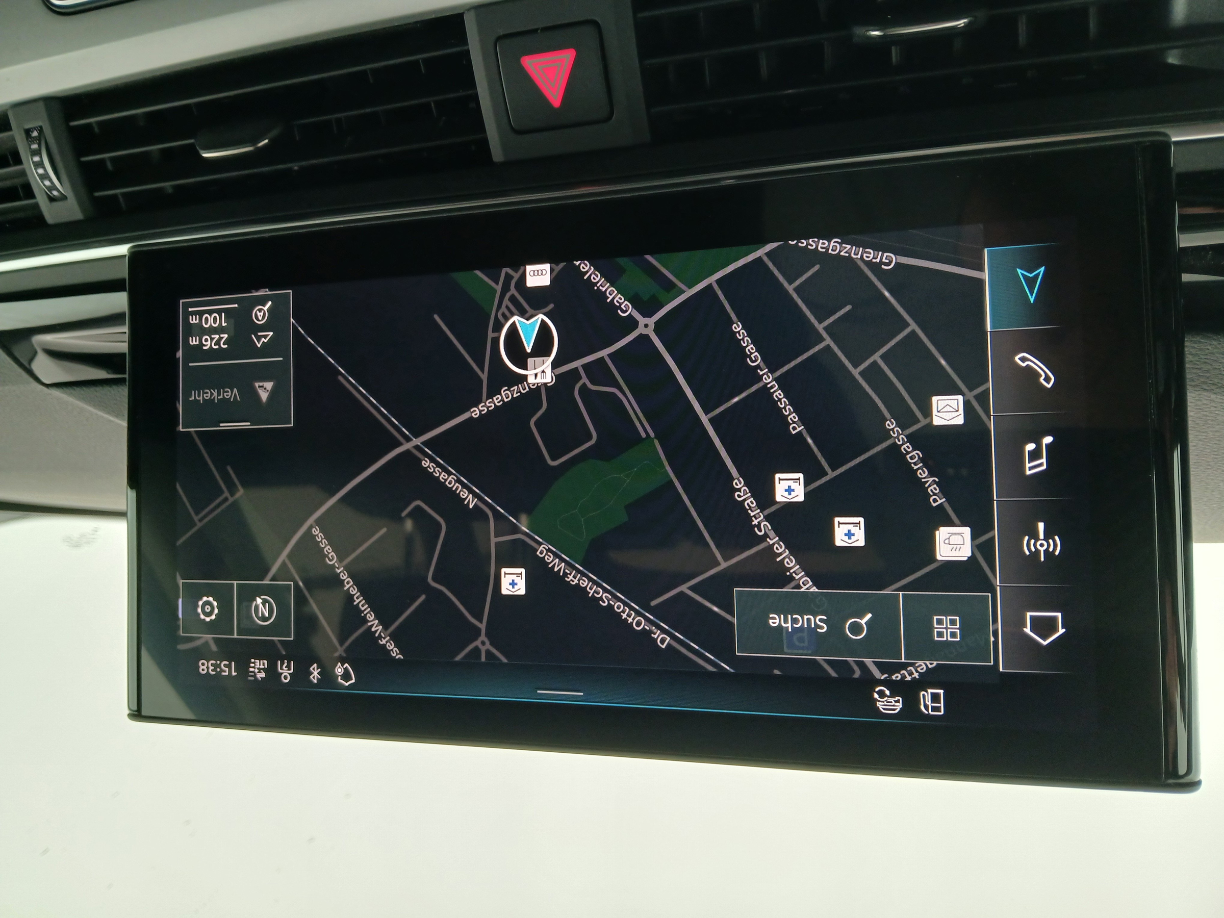 Audi A4 Avant 35 2.0 TDI advanced | Bild 25 von 31