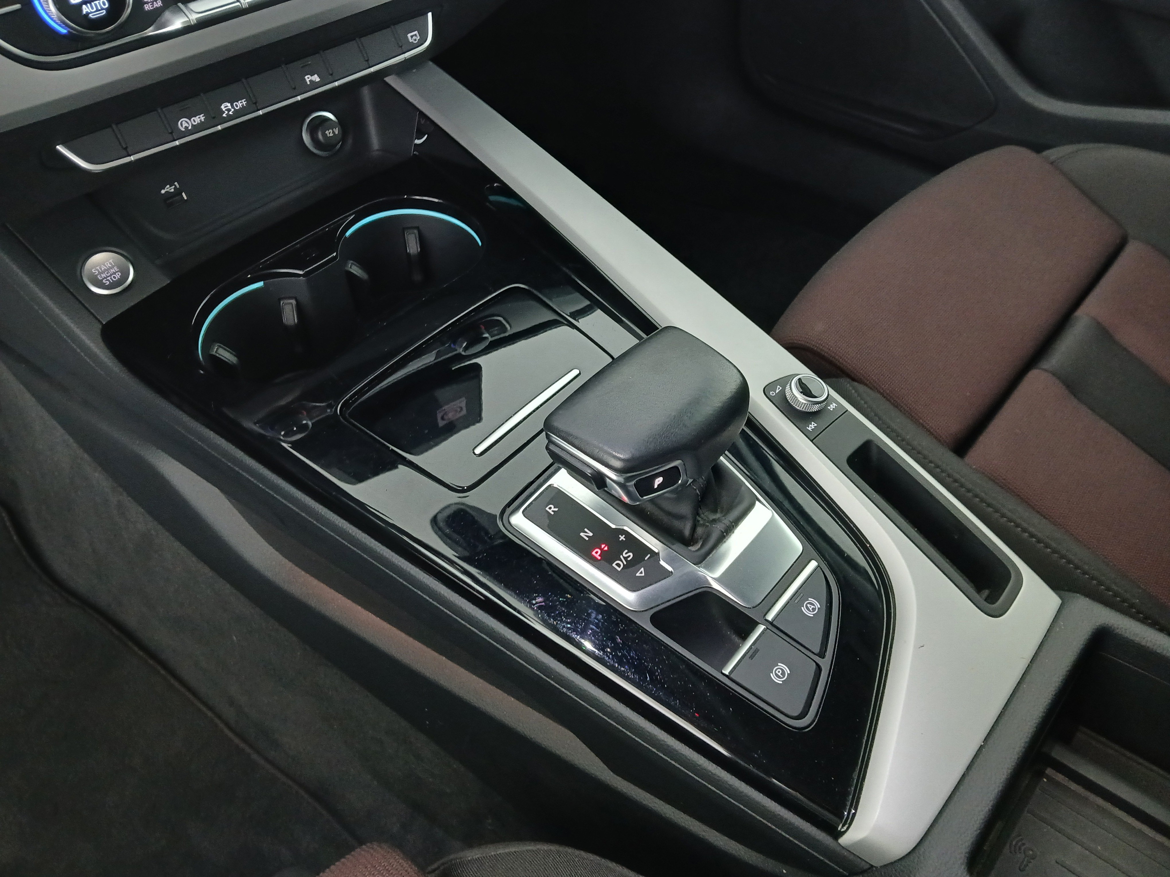 Audi A4 Avant 35 2.0 TDI advanced | Bild 27 von 31