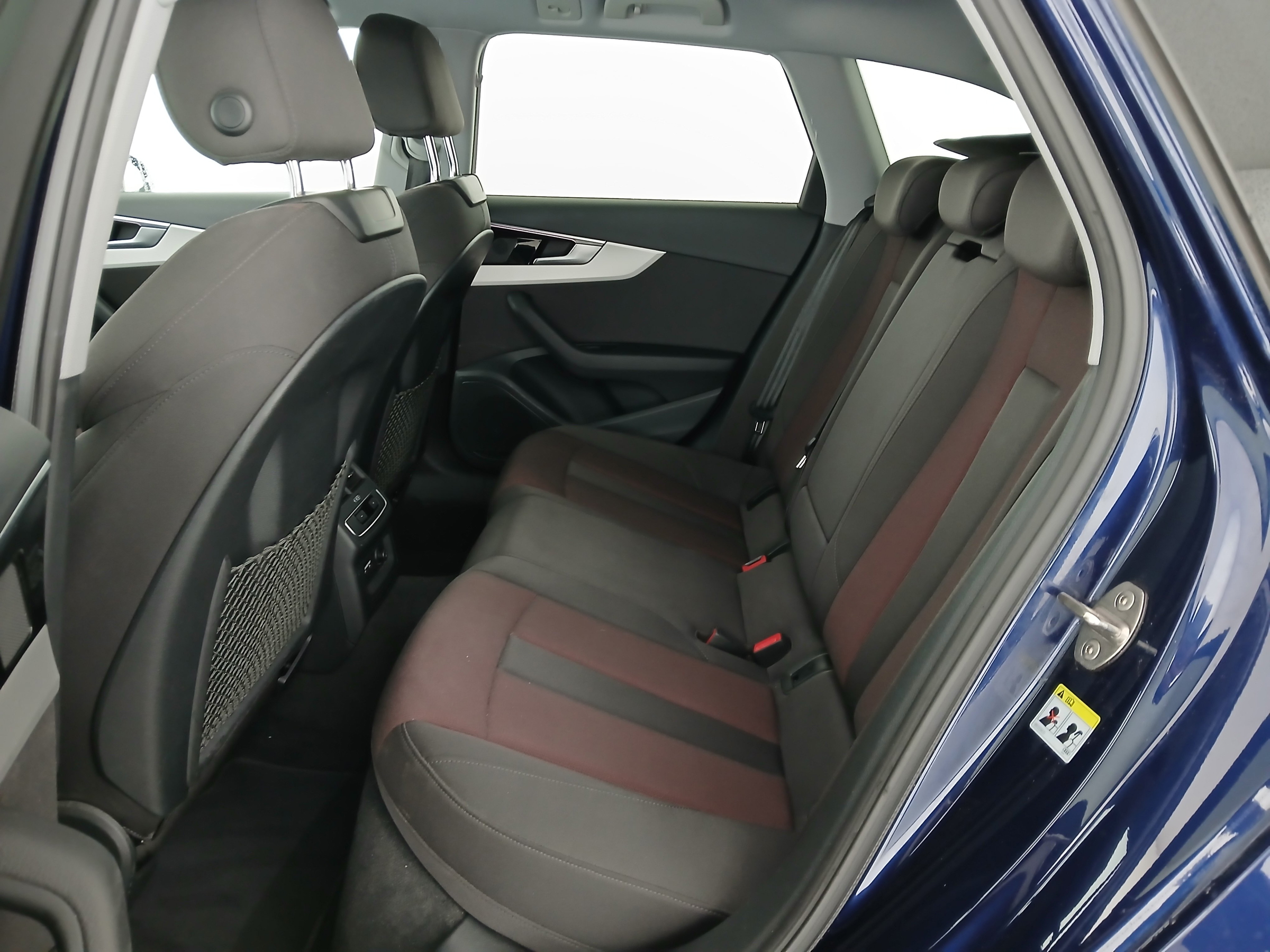 Audi A4 Avant 35 2.0 TDI advanced | Bild 28 von 31