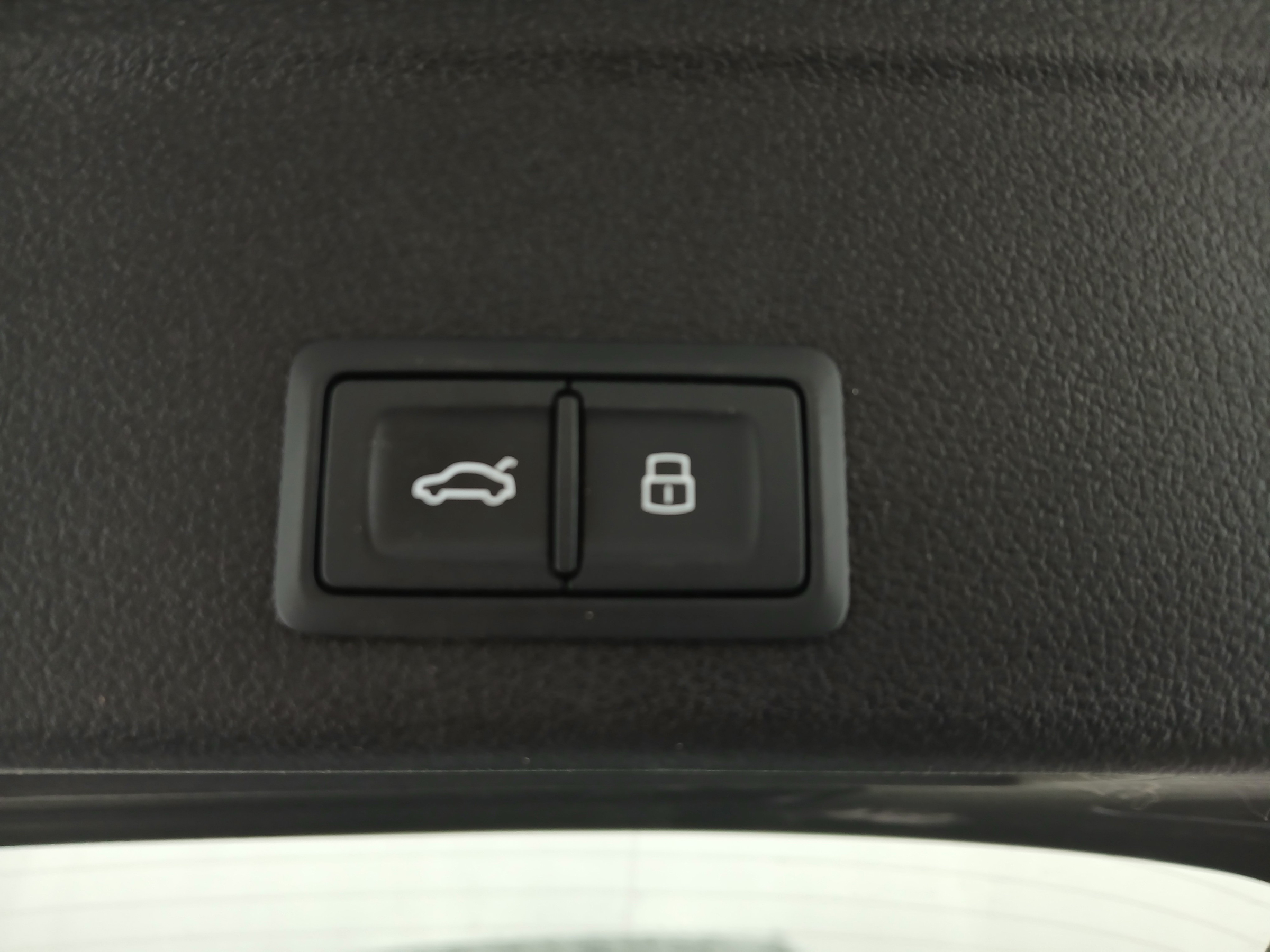 Audi A4 Avant 35 2.0 TDI advanced | Bild 30 von 31