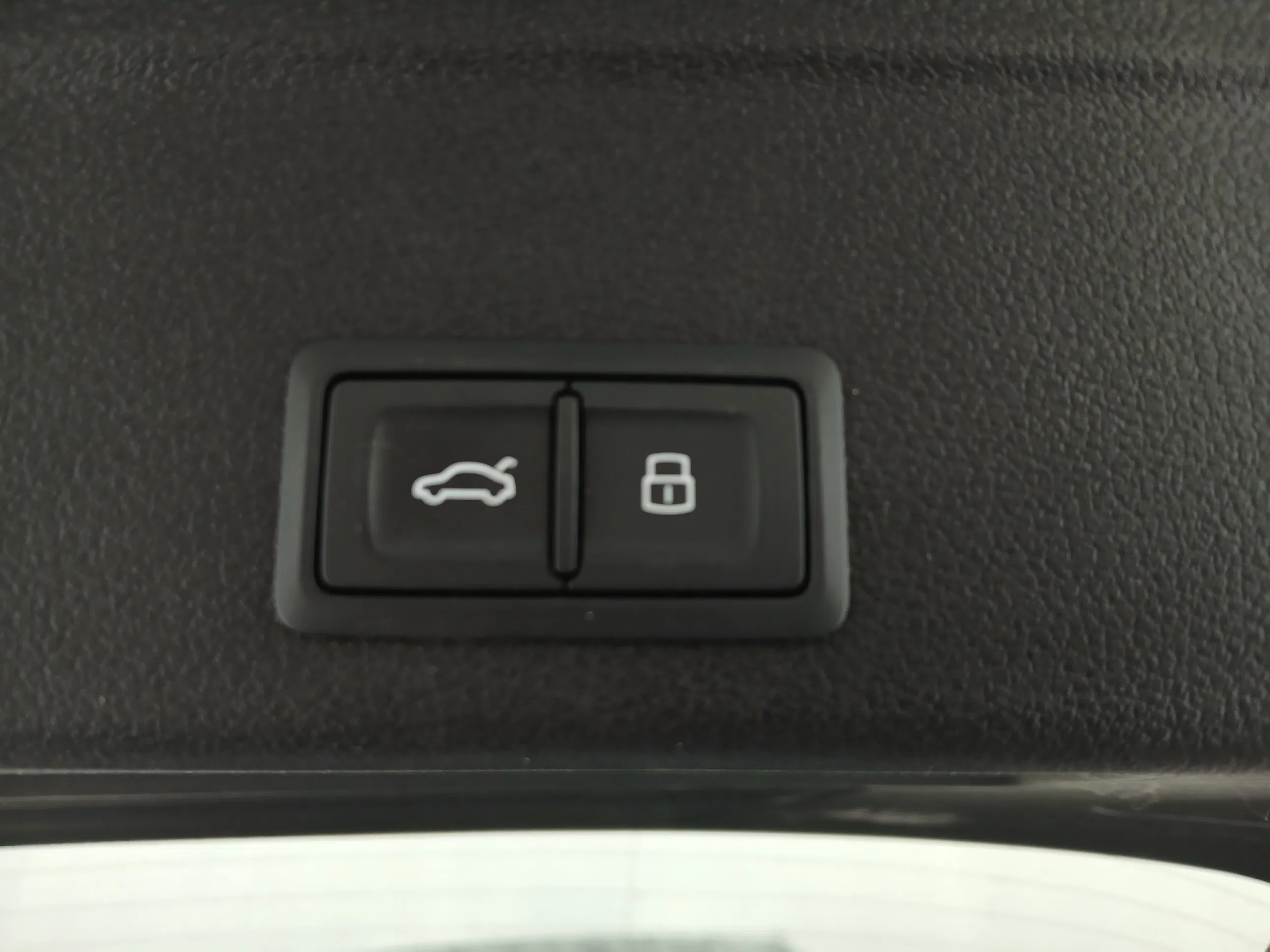 Audi A4 Avant 35 2.0 TDI advanced | Bild 30 von 31