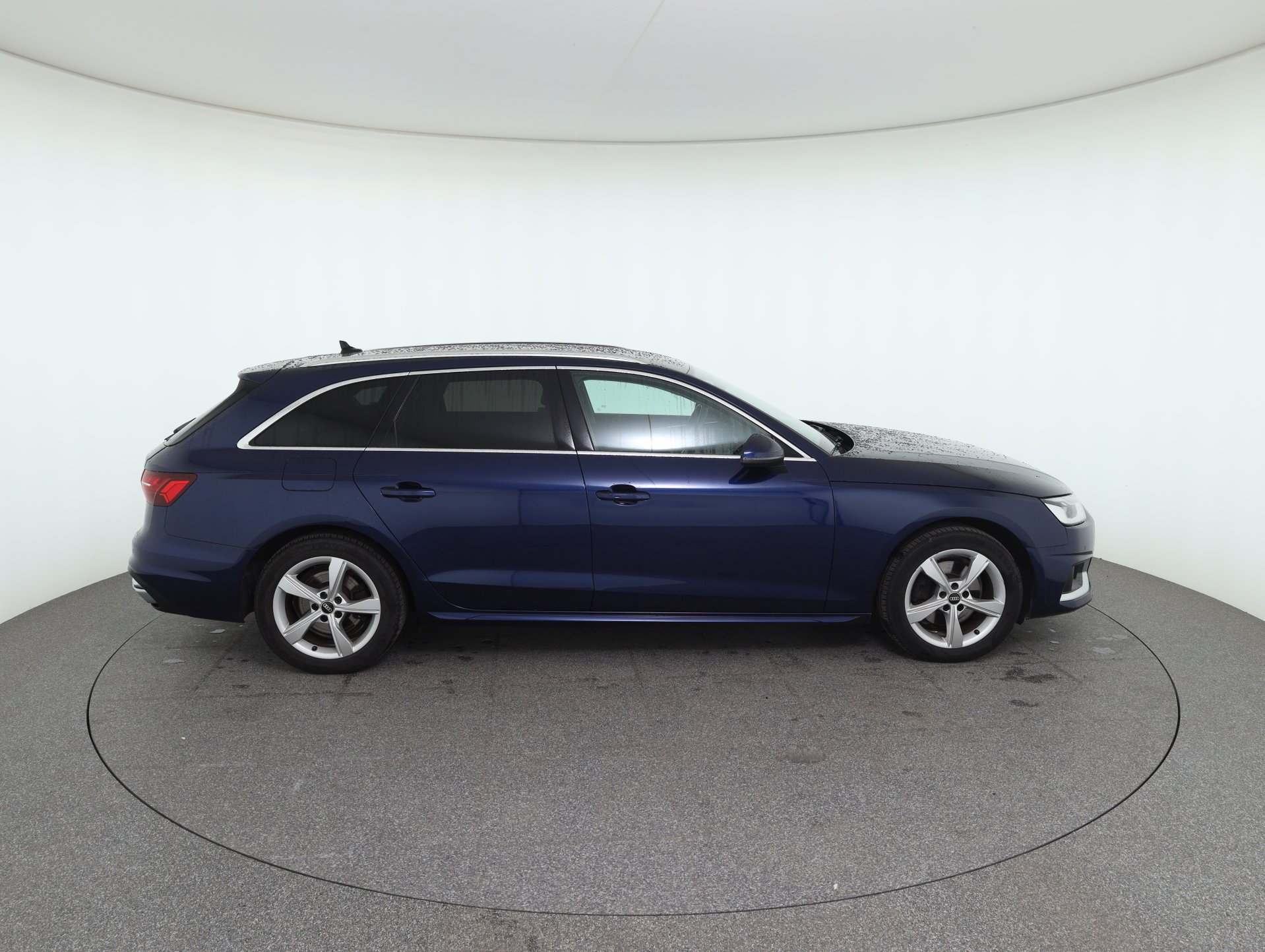 Audi A4 Avant 35 2.0 TDI advanced | Bild 5 von 31