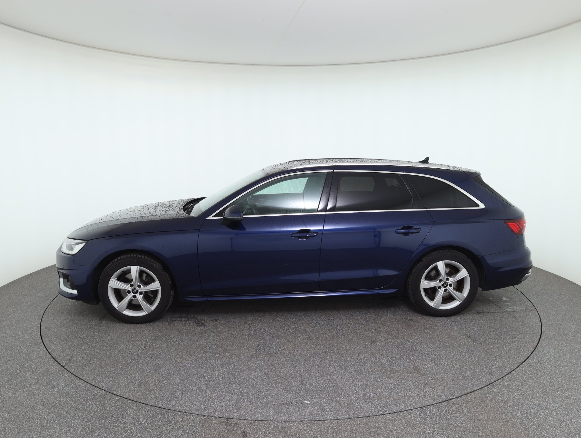 Audi A4 Avant 35 2.0 TDI advanced | Bild 9 von 31