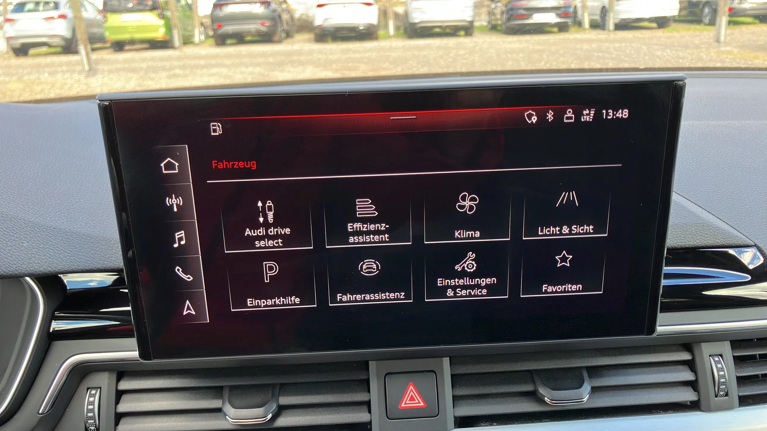 Audi A4 40 2.0 TDI quattro S-Line | Bild 17 von 26