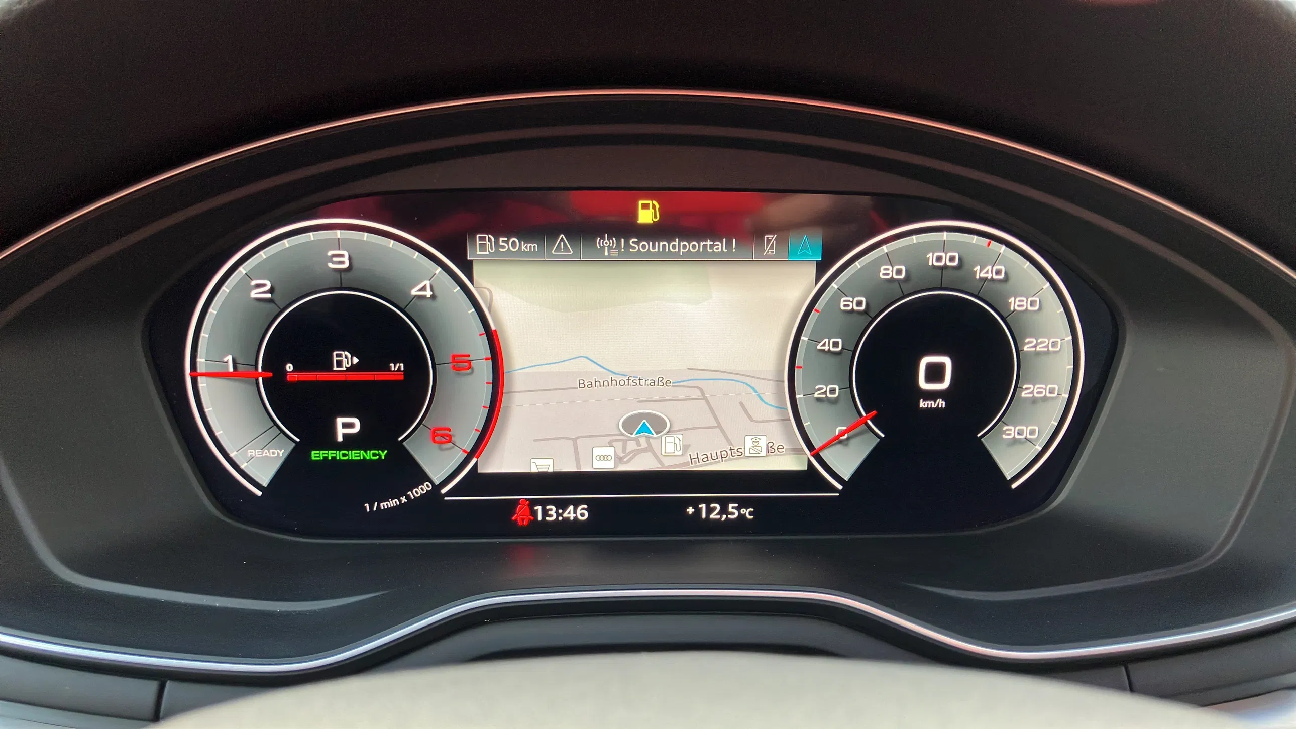 Audi A4 40 2.0 TDI quattro S-Line | Bild 14 von 26
