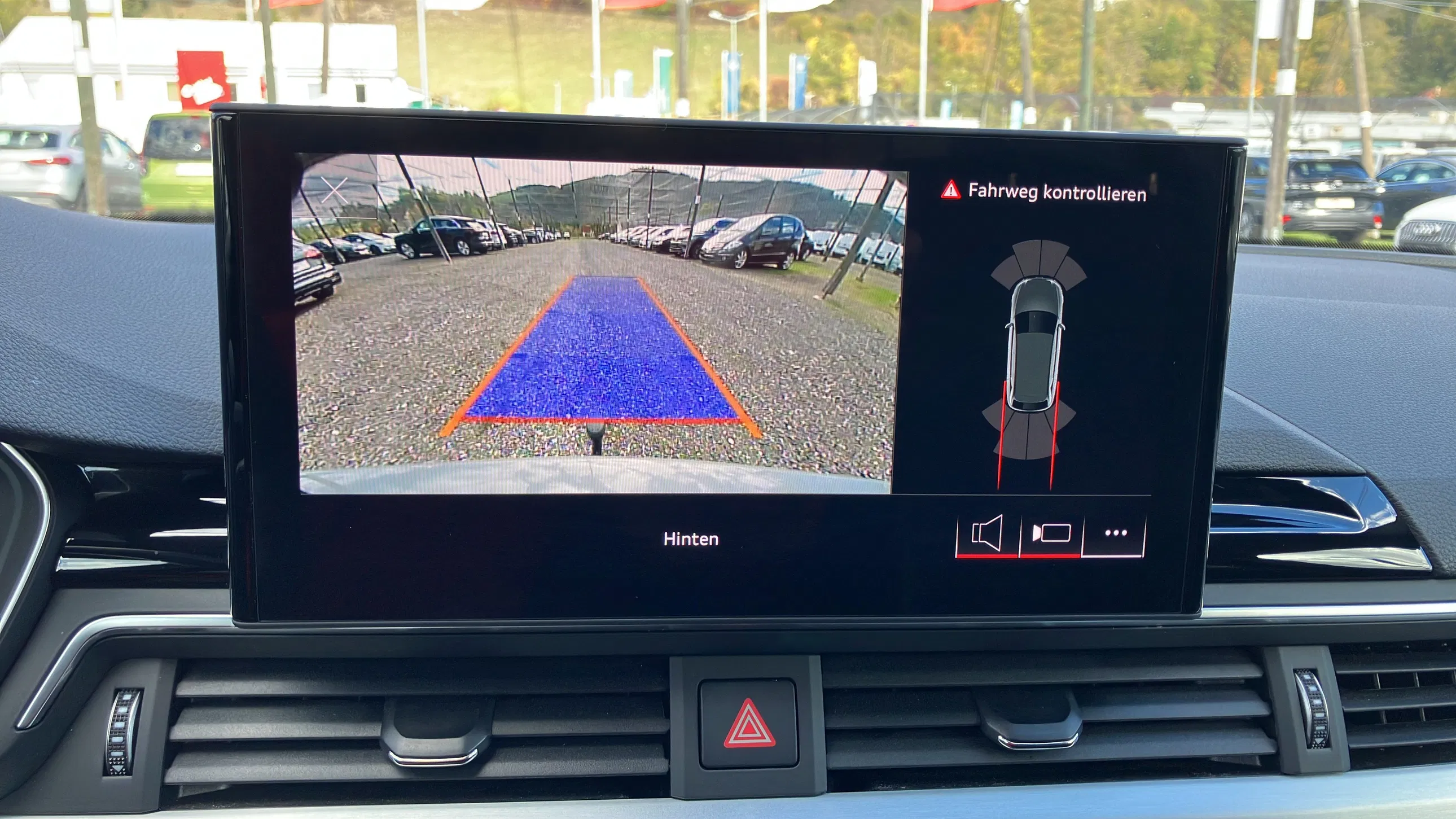 Audi A4 40 2.0 TDI quattro S-Line | Bild 19 von 26