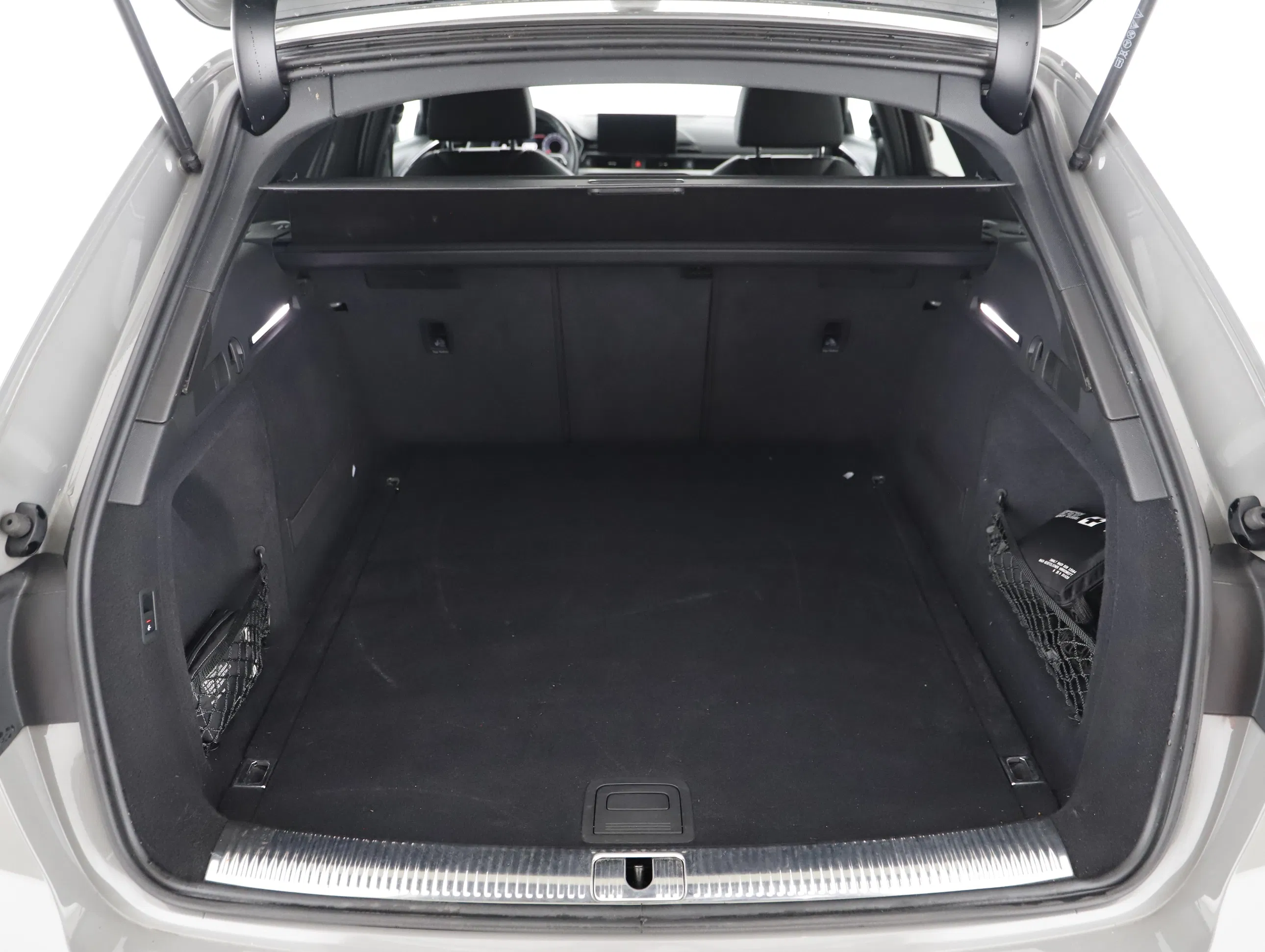 Audi A4 Avant 40 2.0 TDI quattro S-Line | Bild 21 von 24