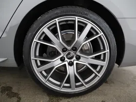 Audi A4 Avant 40 2.0 TDI quattro S-Line | Thumbnail 3 von 24