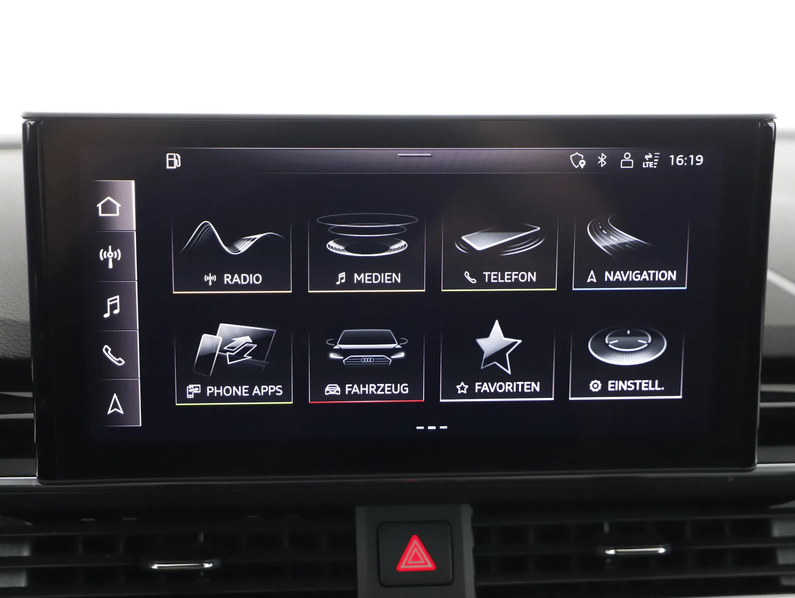 Audi A4 Avant 40 2.0 TDI quattro S-Line | Bild 11 von 24