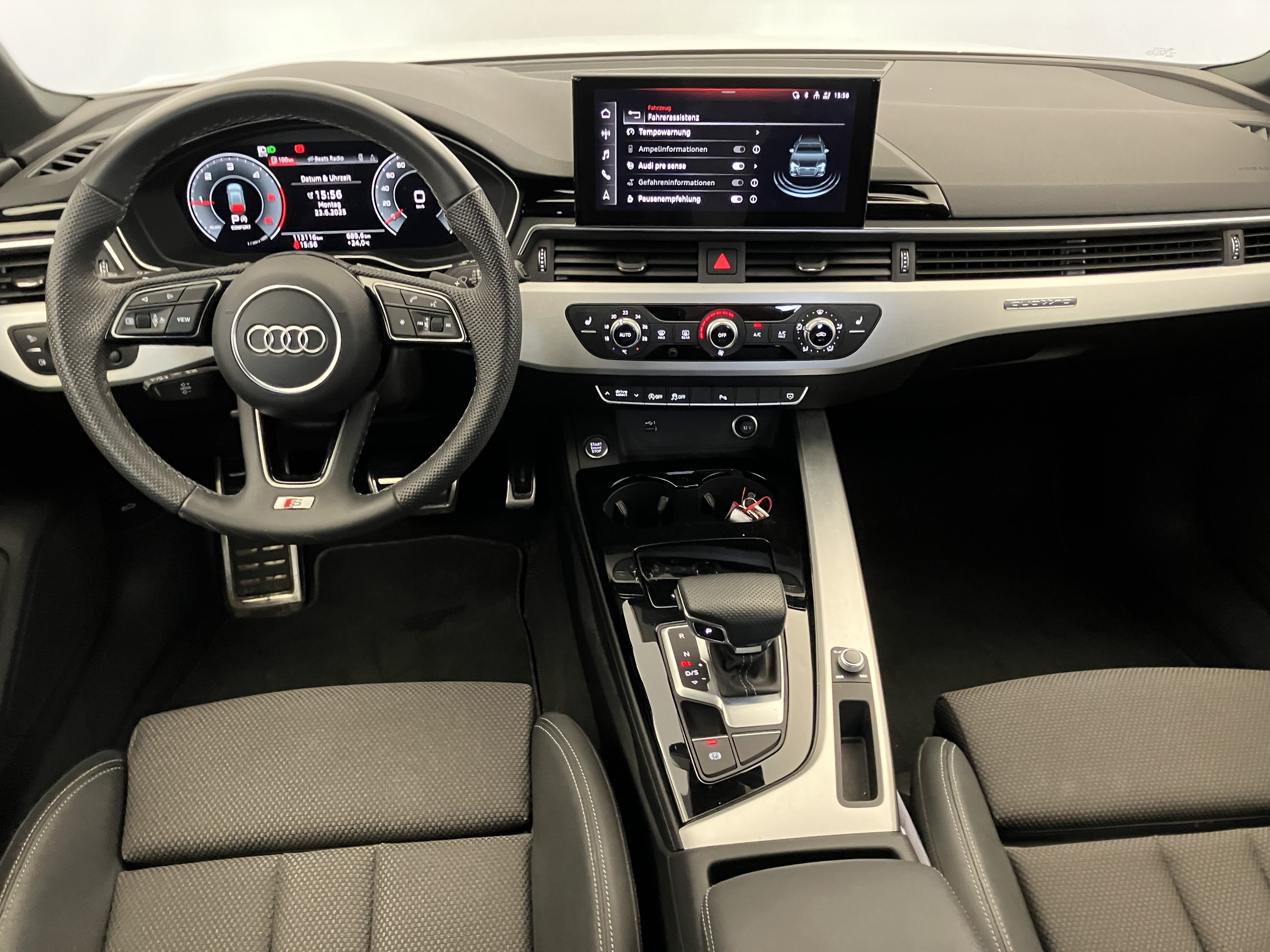 Audi A4 Avant 40 2.0 TDI quattro S-Line | Bild 13 von 30