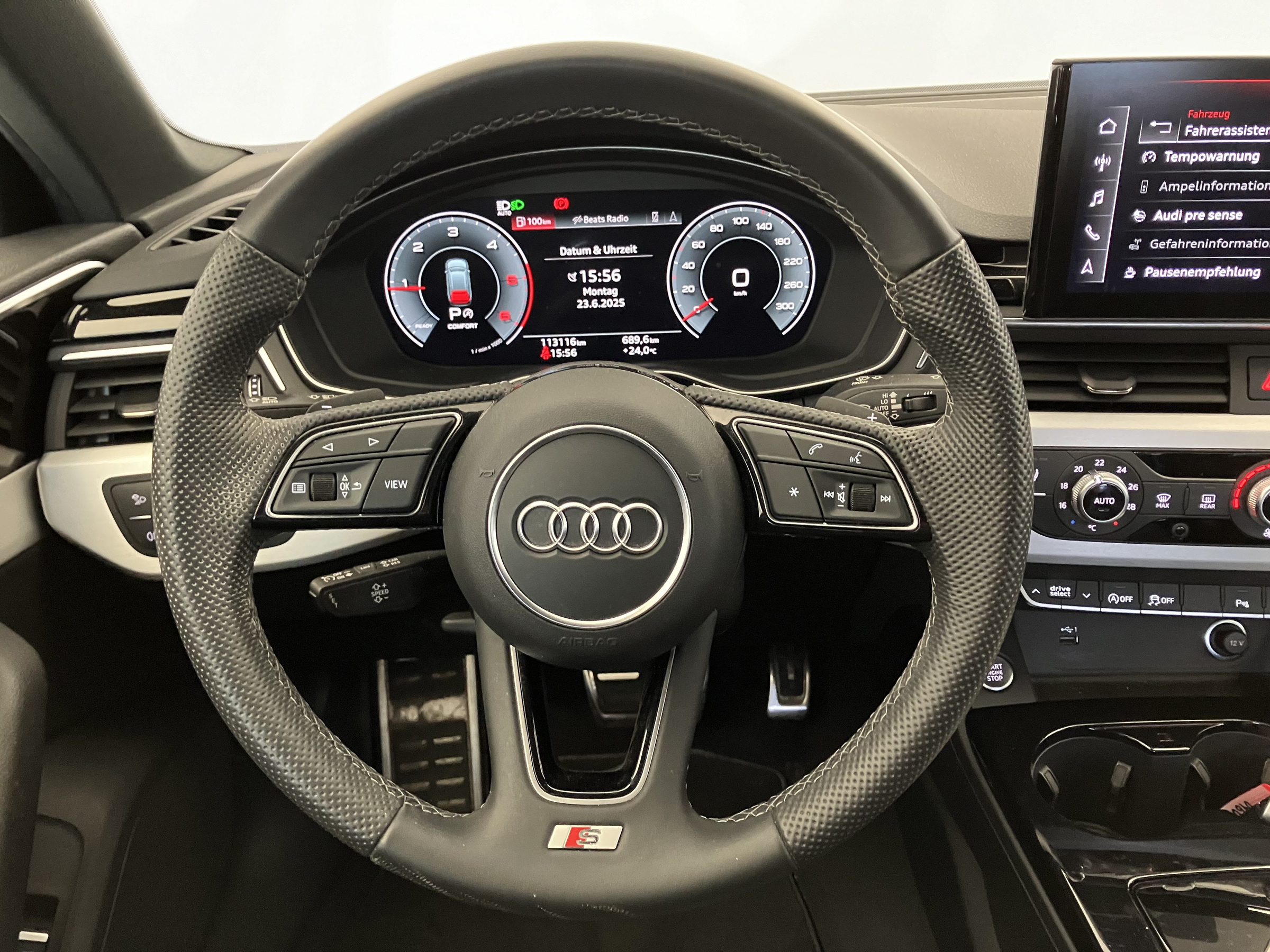 Audi A4 Avant 40 2.0 TDI quattro S-Line | Bild 14 von 30