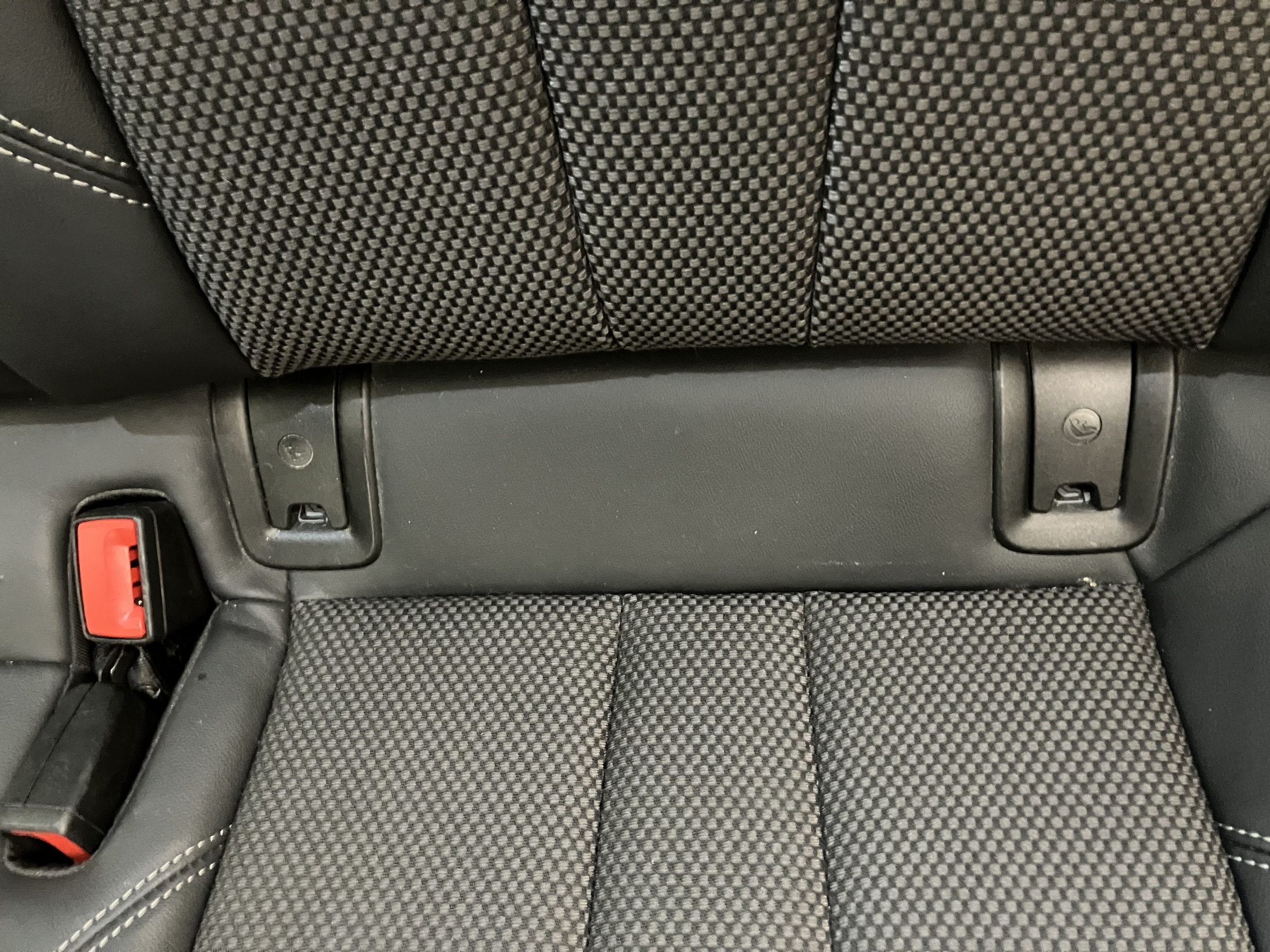 Audi A4 Avant 40 2.0 TDI quattro S-Line | Bild 26 von 30