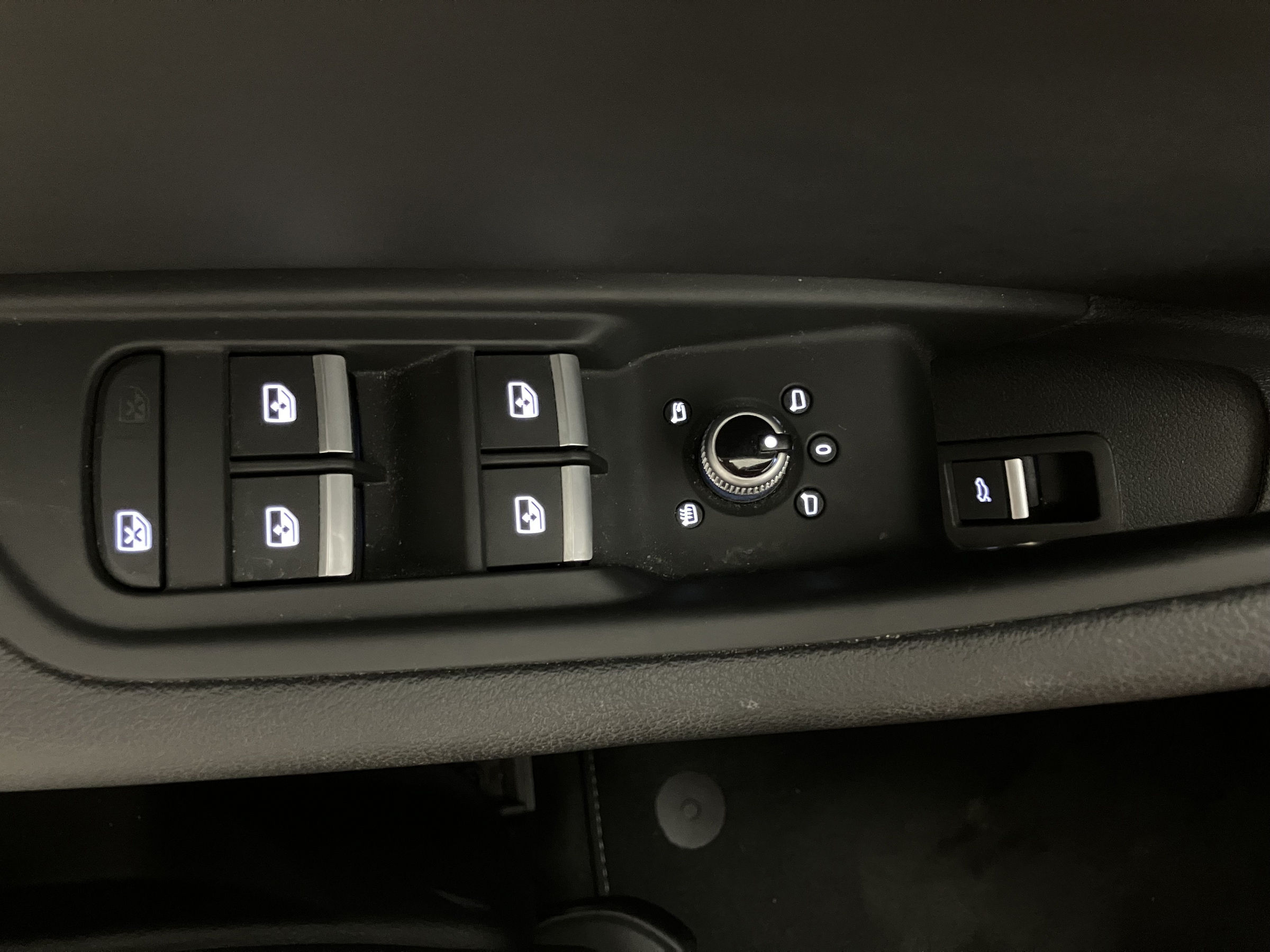 Audi A4 Avant 40 2.0 TDI quattro S-Line | Bild 10 von 30