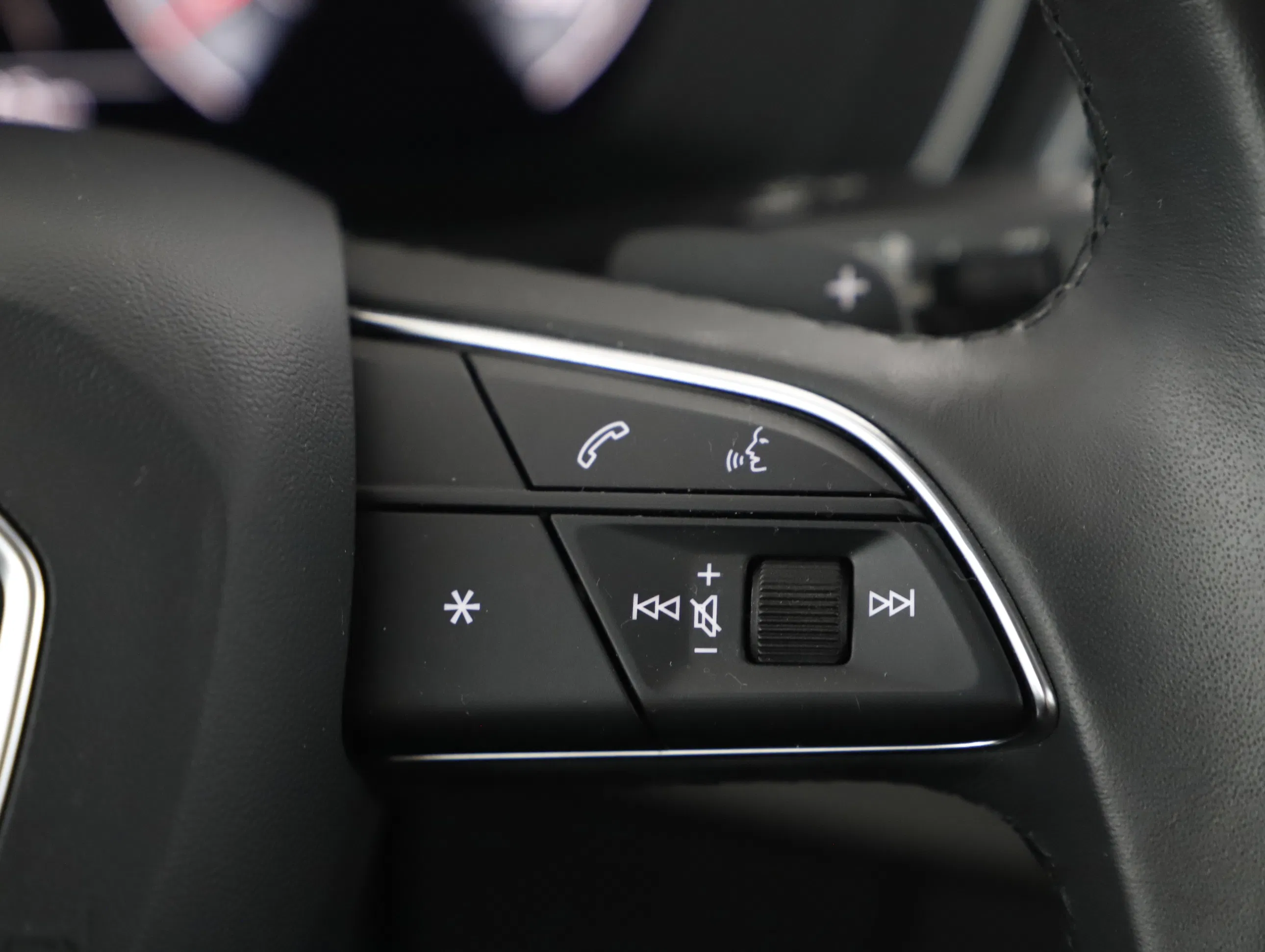 Audi A4 Avant 30 2.0 TDI advanced | Bild 12 von 25