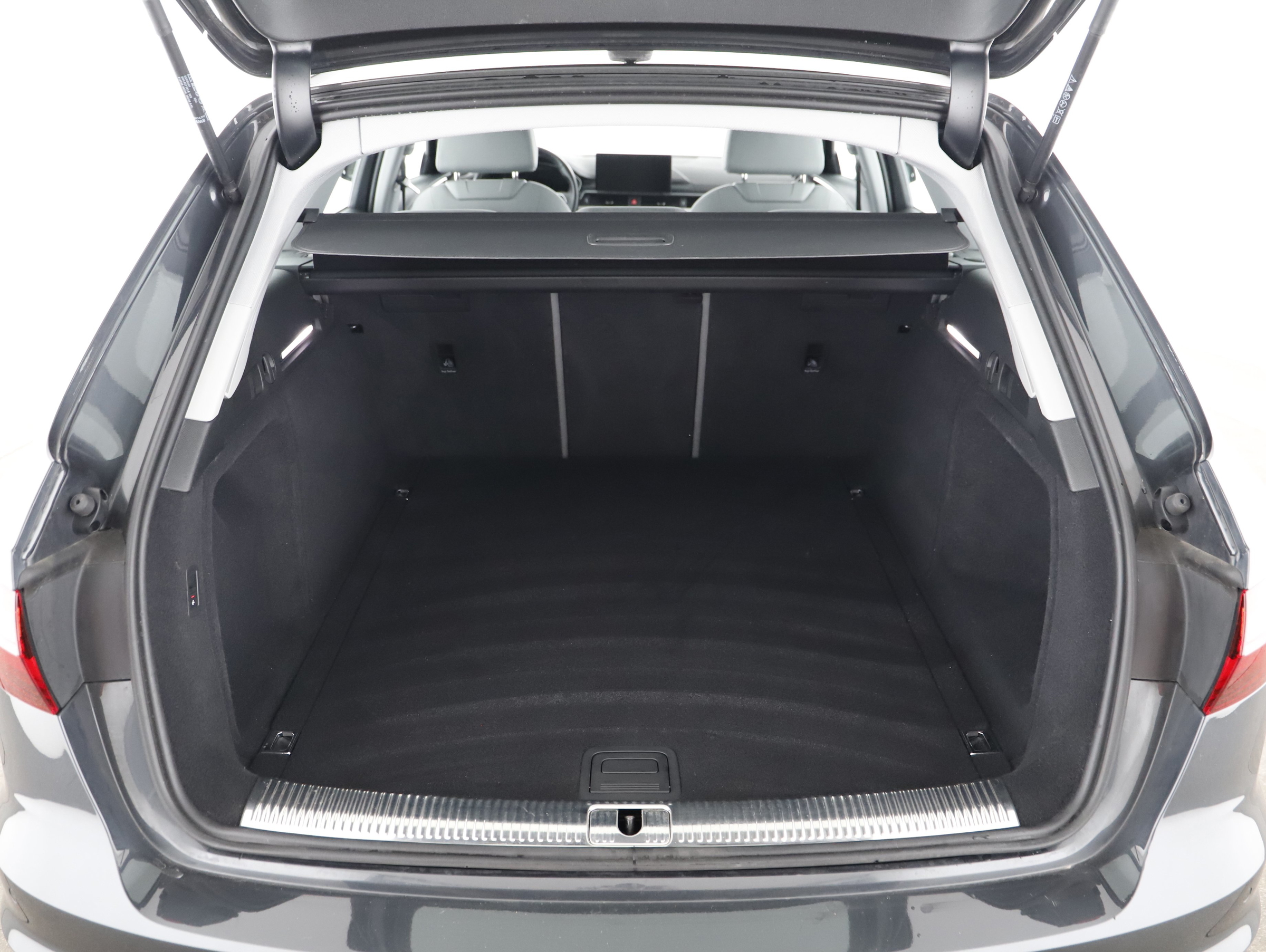 Audi A4 Avant 30 2.0 TDI advanced | Bild 17 von 25