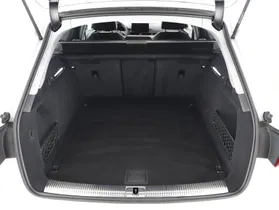 Audi A4 Avant 40 2.0 TDI quattro S-Line | Thumbnail 17 von 25