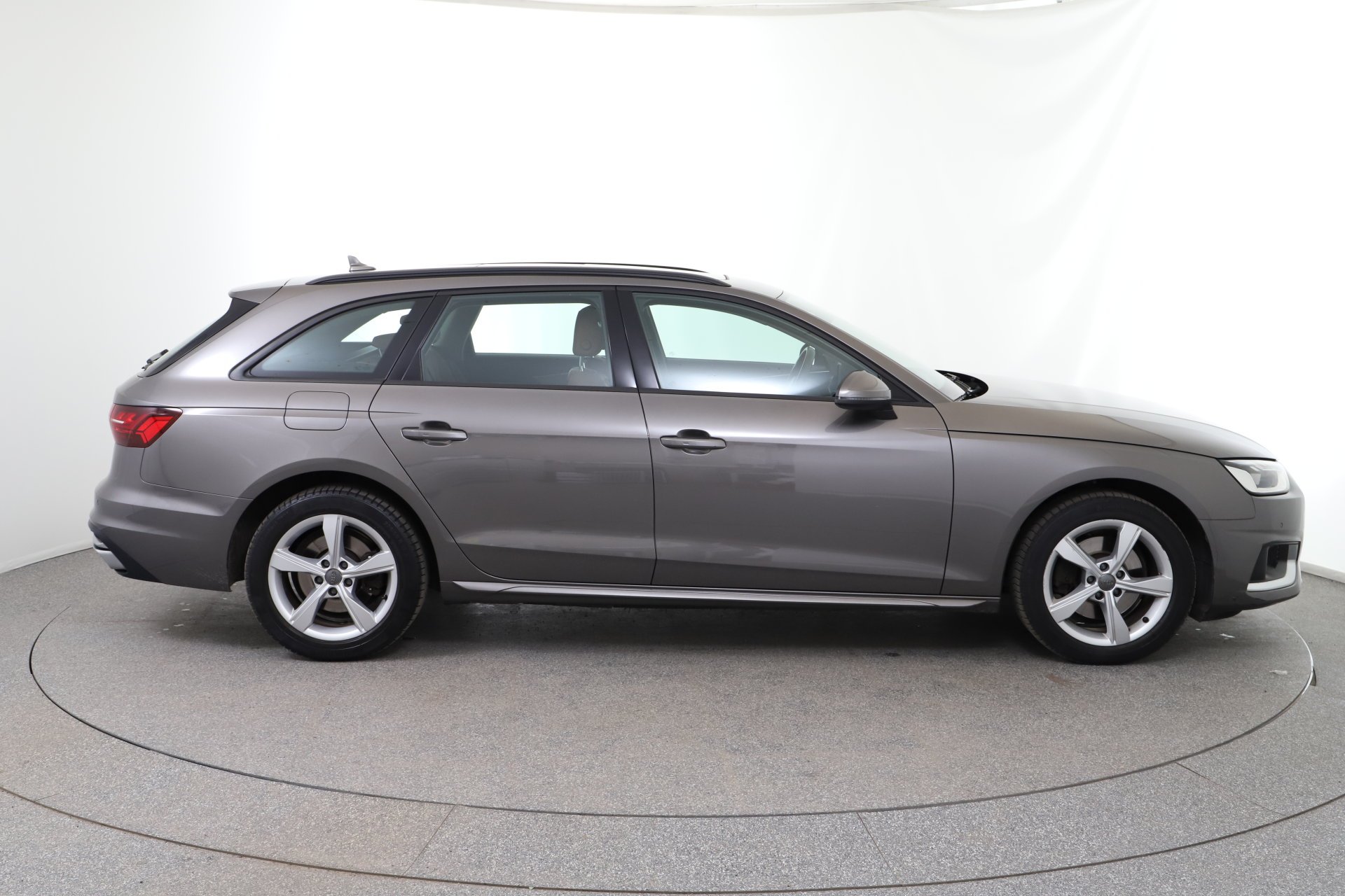 Audi A4 Avant 35 2.0 TDI advanced | Bild 5 von 31