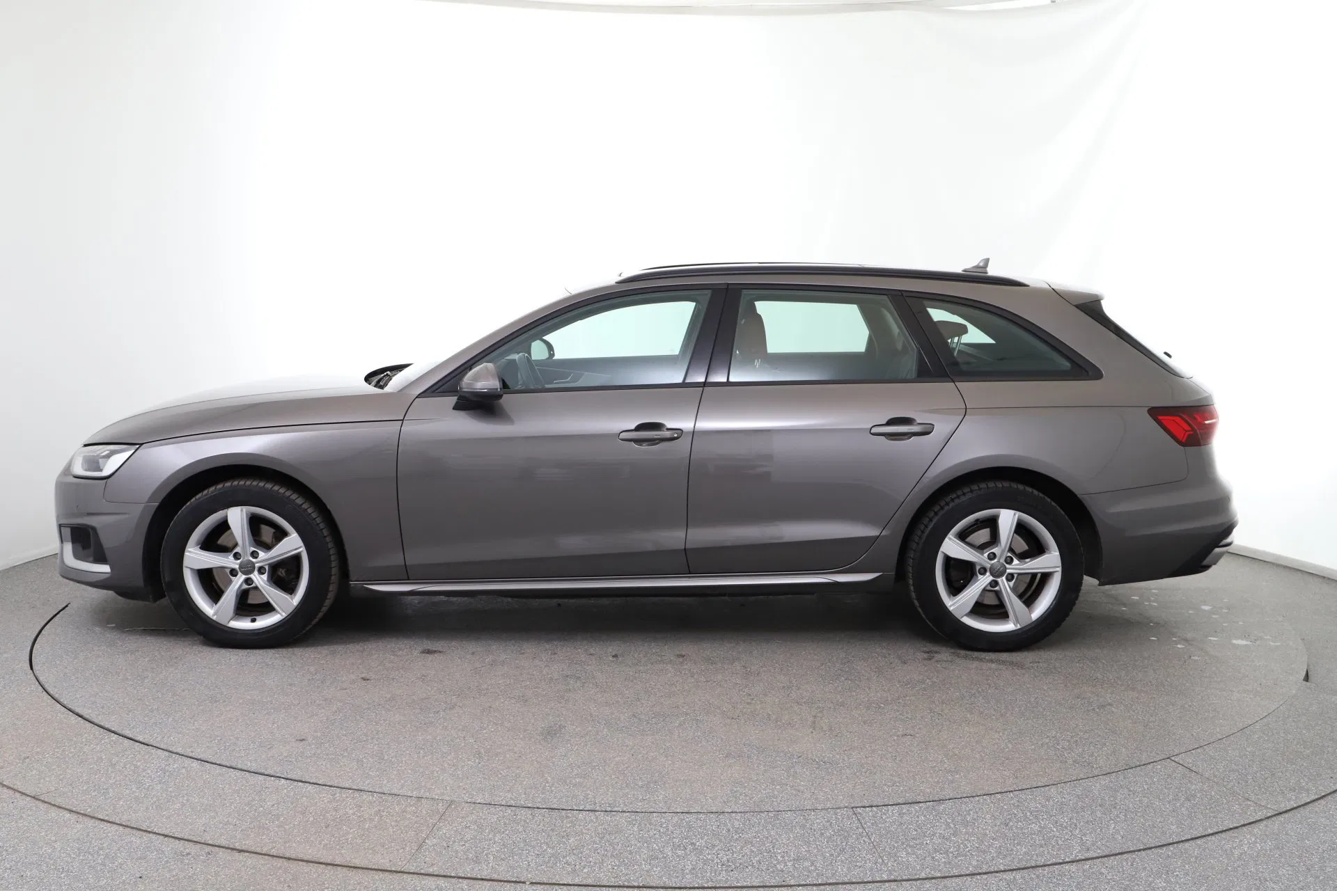 Audi A4 Avant 35 2.0 TDI advanced | Bild 9 von 31