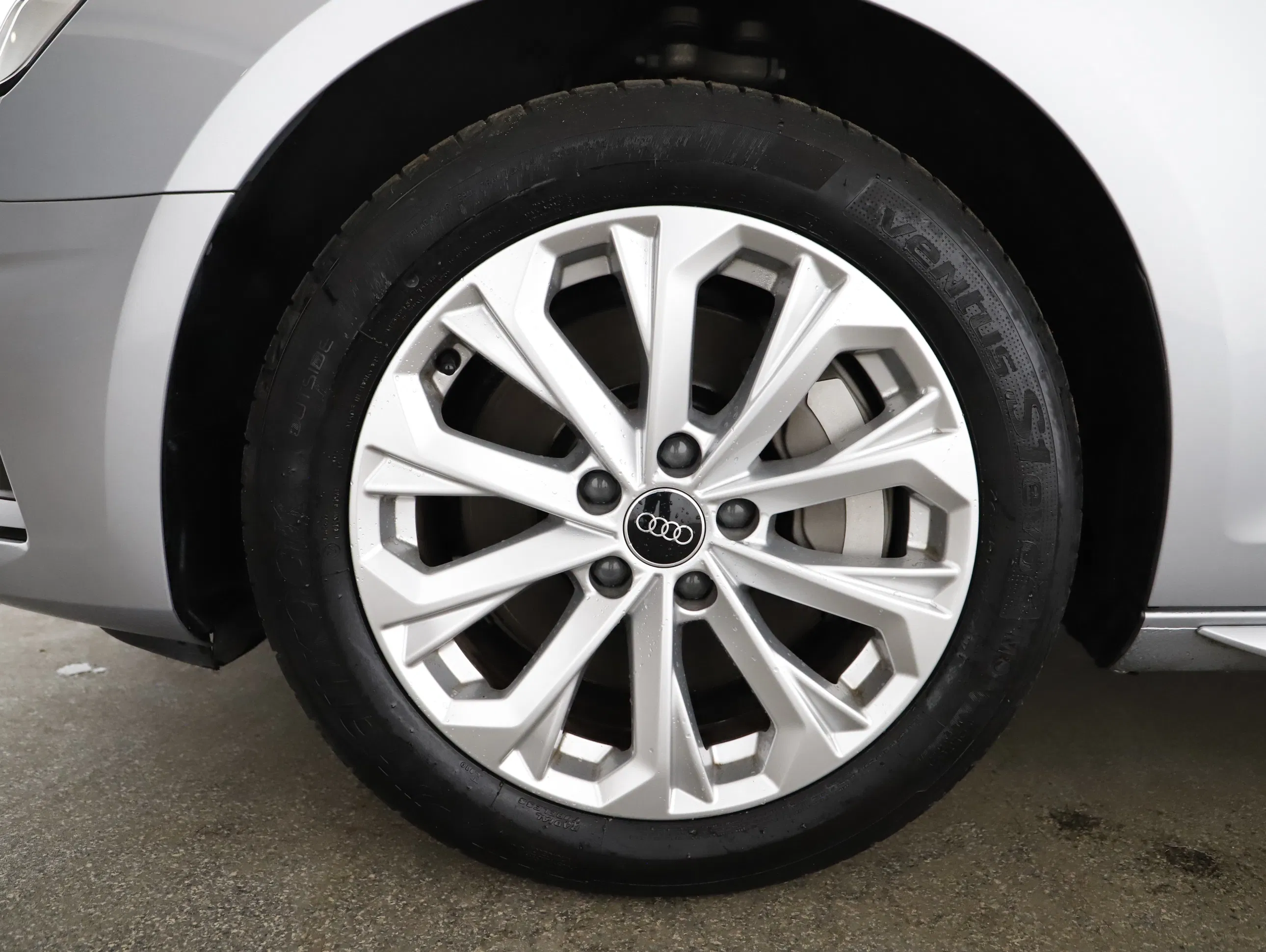 Audi A4 Avant 45 2.0 TFSI quattro advanced | Bild 11 von 30