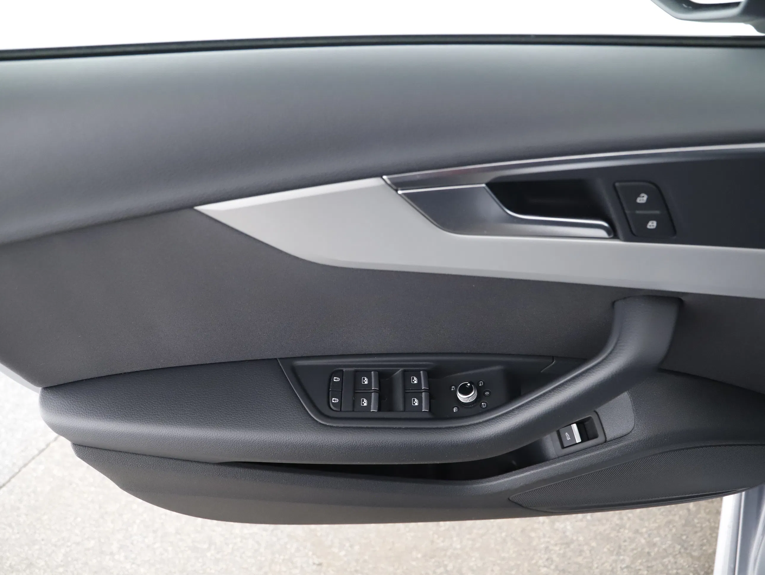 Audi A4 Avant 45 2.0 TFSI quattro advanced | Bild 12 von 30