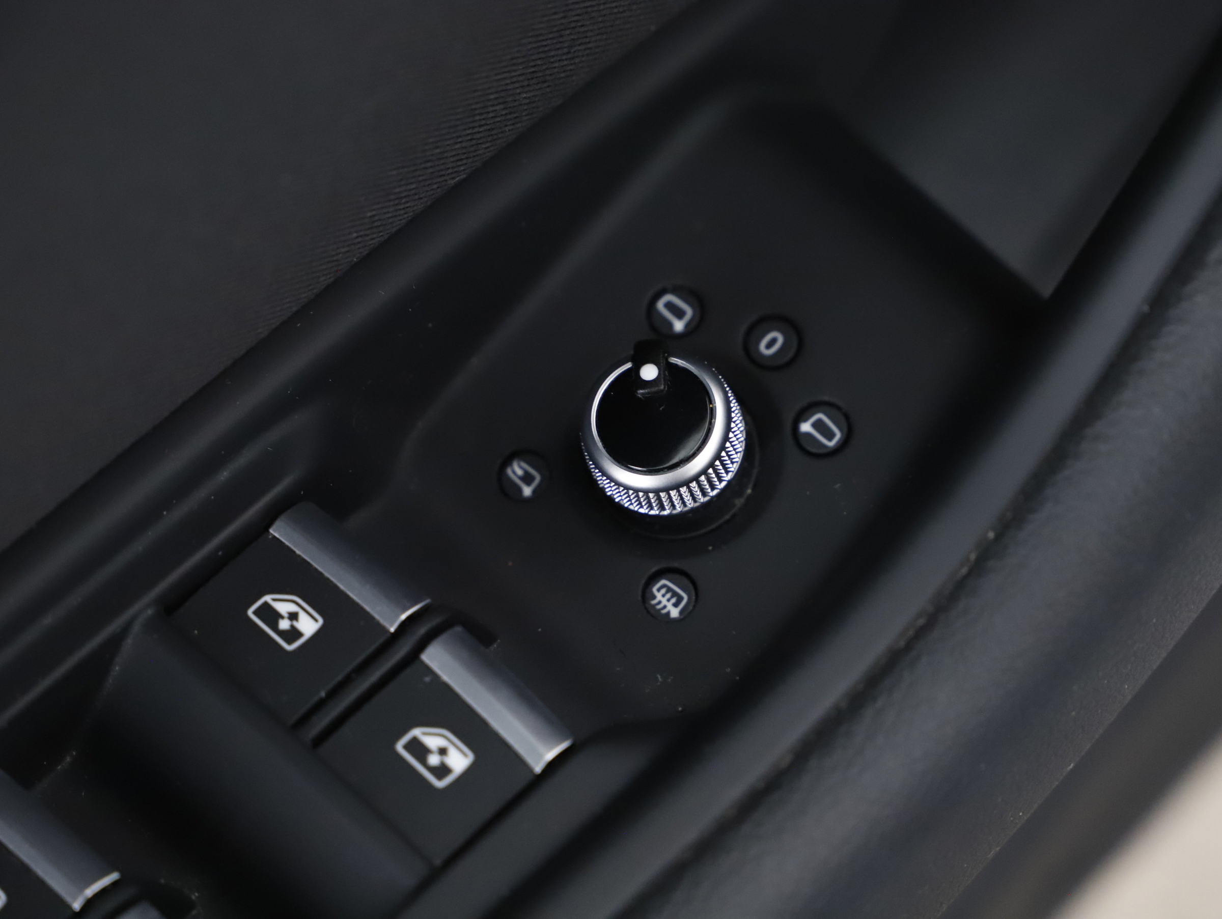 Audi A4 Avant 45 2.0 TFSI quattro advanced | Bild 13 von 30