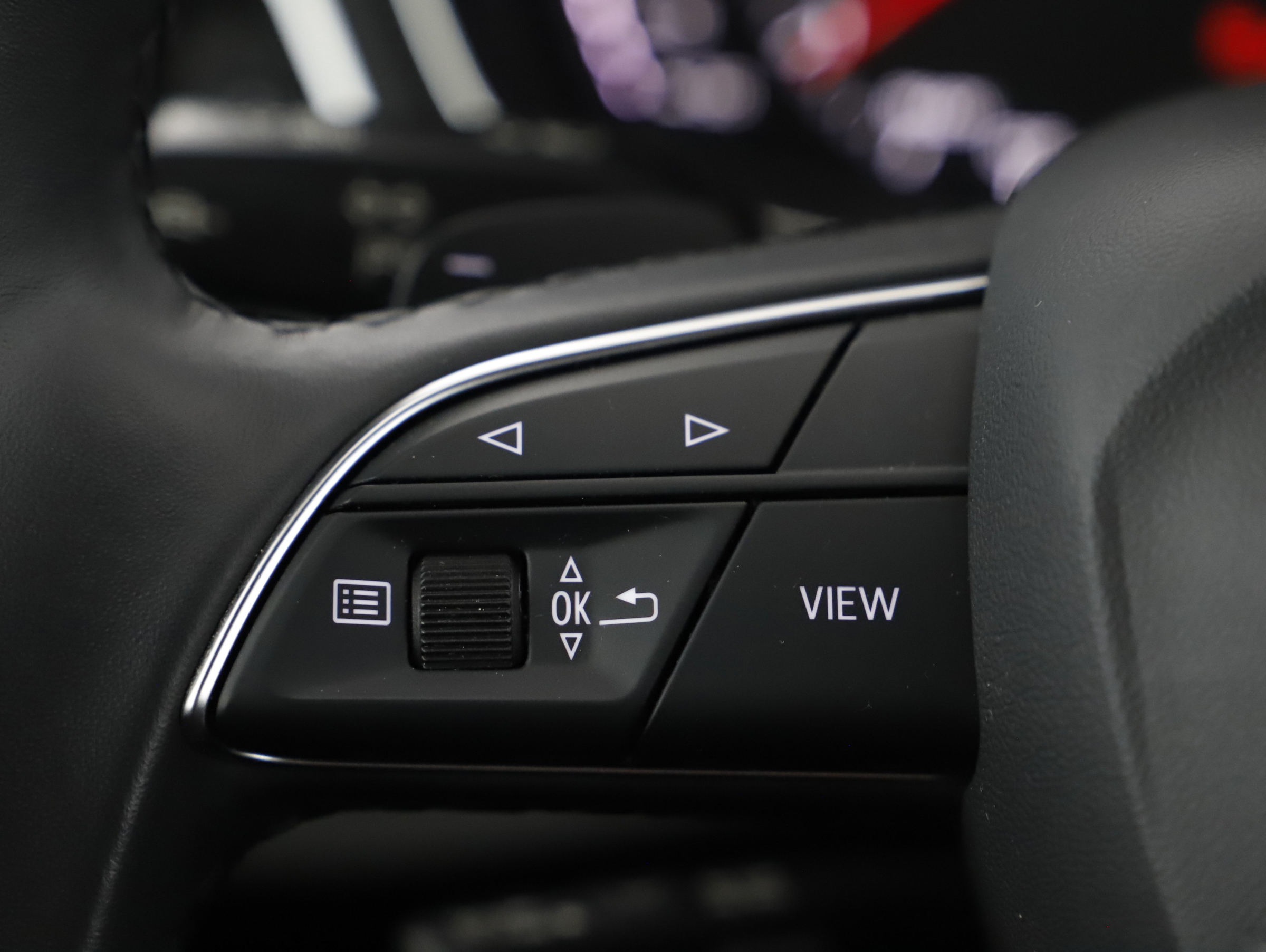 Audi A4 Avant 45 2.0 TFSI quattro advanced | Bild 15 von 30