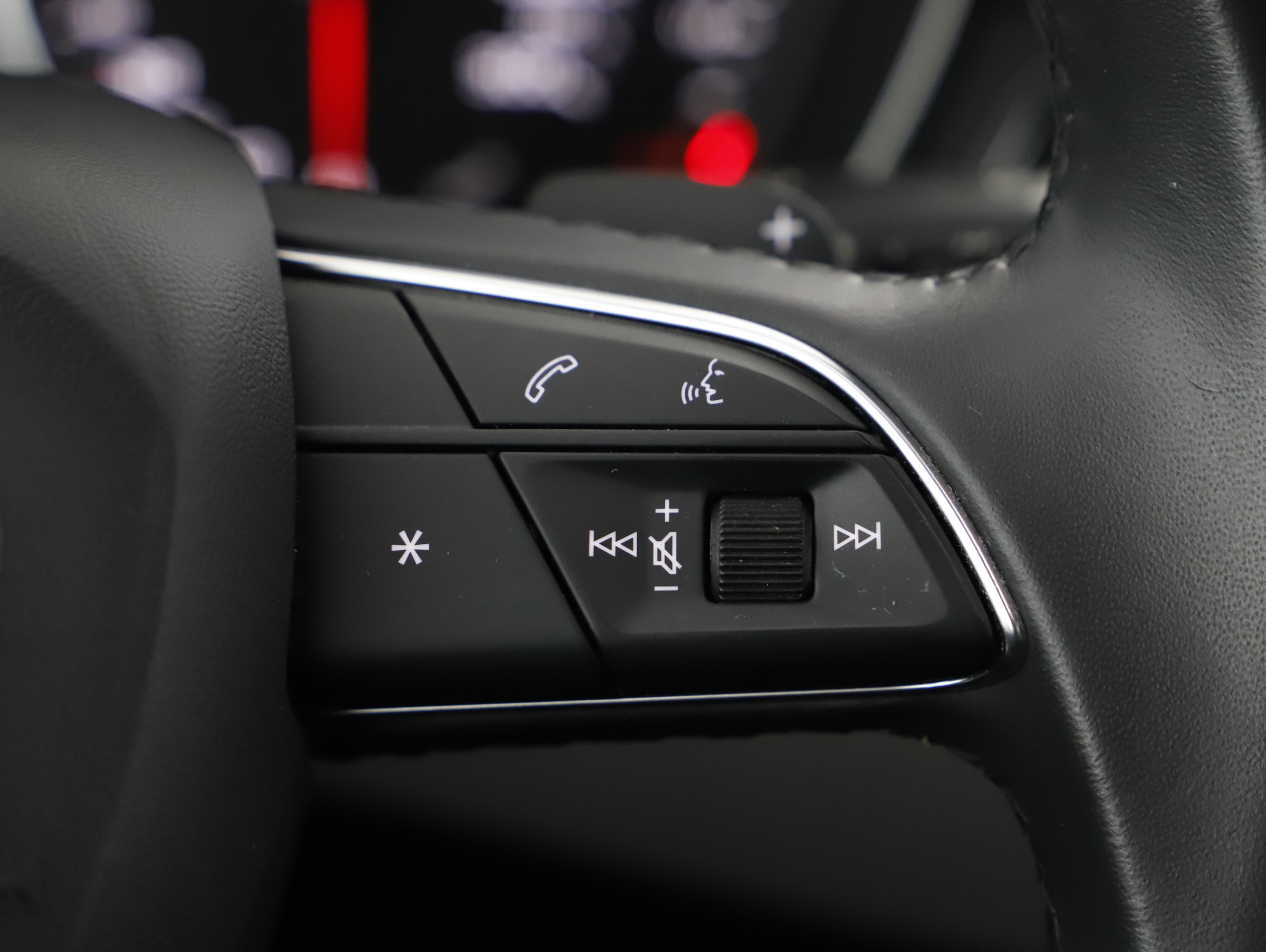 Audi A4 Avant 45 2.0 TFSI quattro advanced | Bild 16 von 30