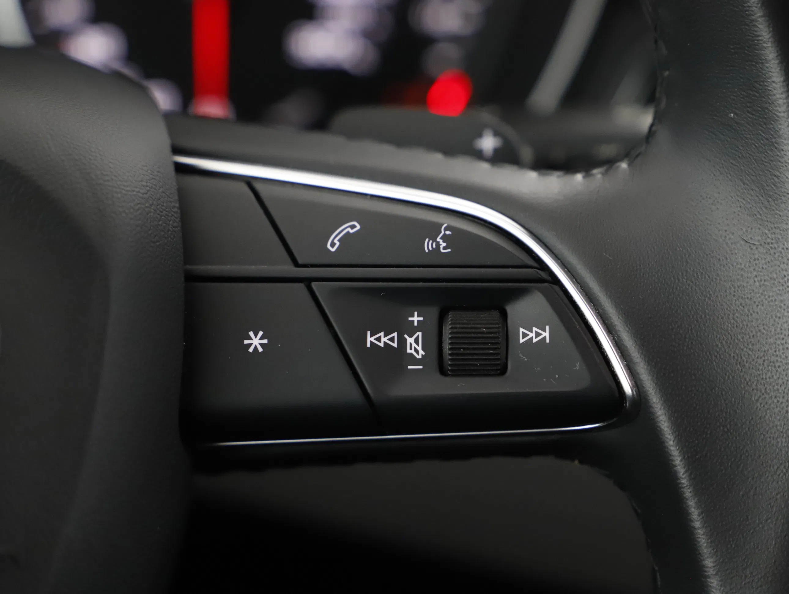 Audi A4 Avant 45 2.0 TFSI quattro advanced | Bild 16 von 30