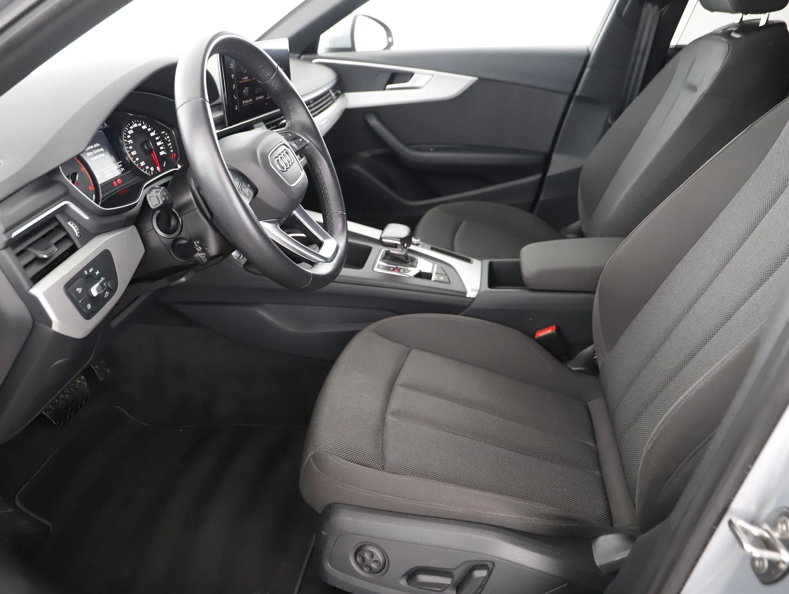 Audi A4 Avant 45 2.0 TFSI quattro advanced | Bild 18 von 30