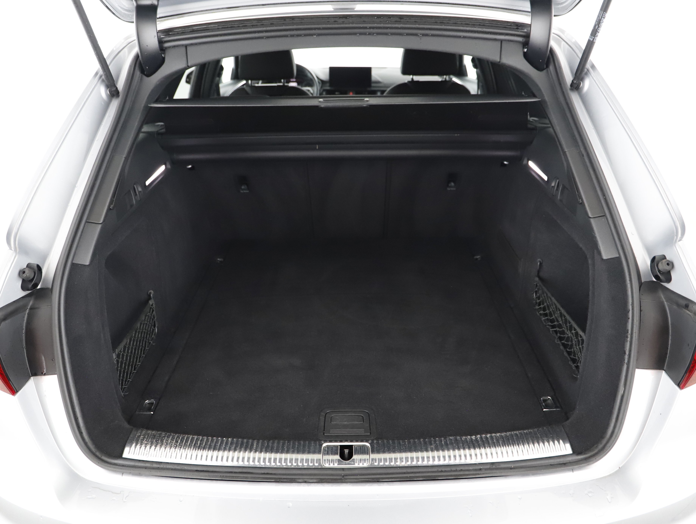 Audi A4 Avant 45 2.0 TFSI quattro advanced | Bild 28 von 30