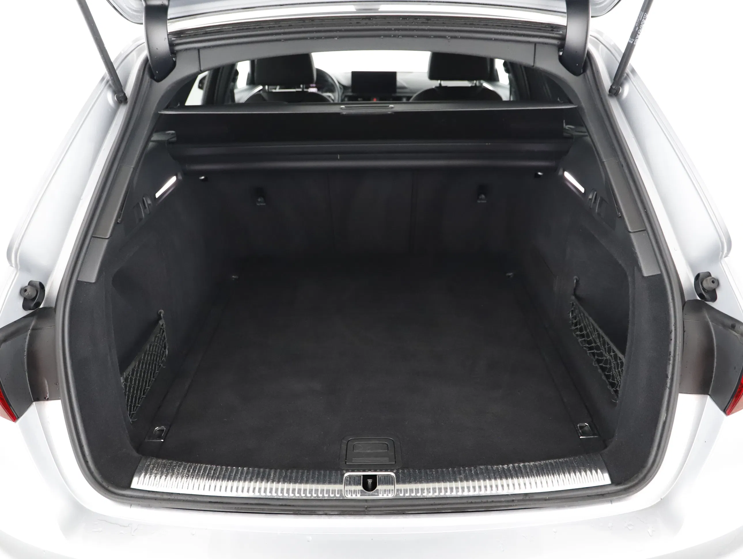 Audi A4 Avant 45 2.0 TFSI quattro advanced | Bild 28 von 30