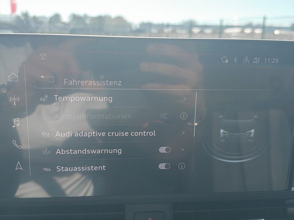 Audi A4 Avant 40 2.0 TDI quattro advanced | Bild 15 von 19