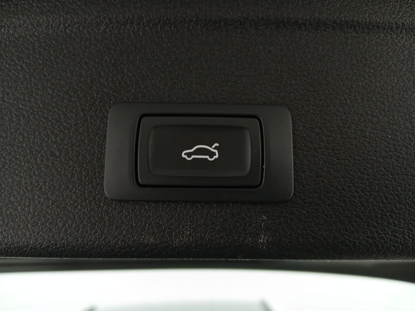 Audi A4 Avant 30 2.0 TDI advanced | Bild 12 von 24