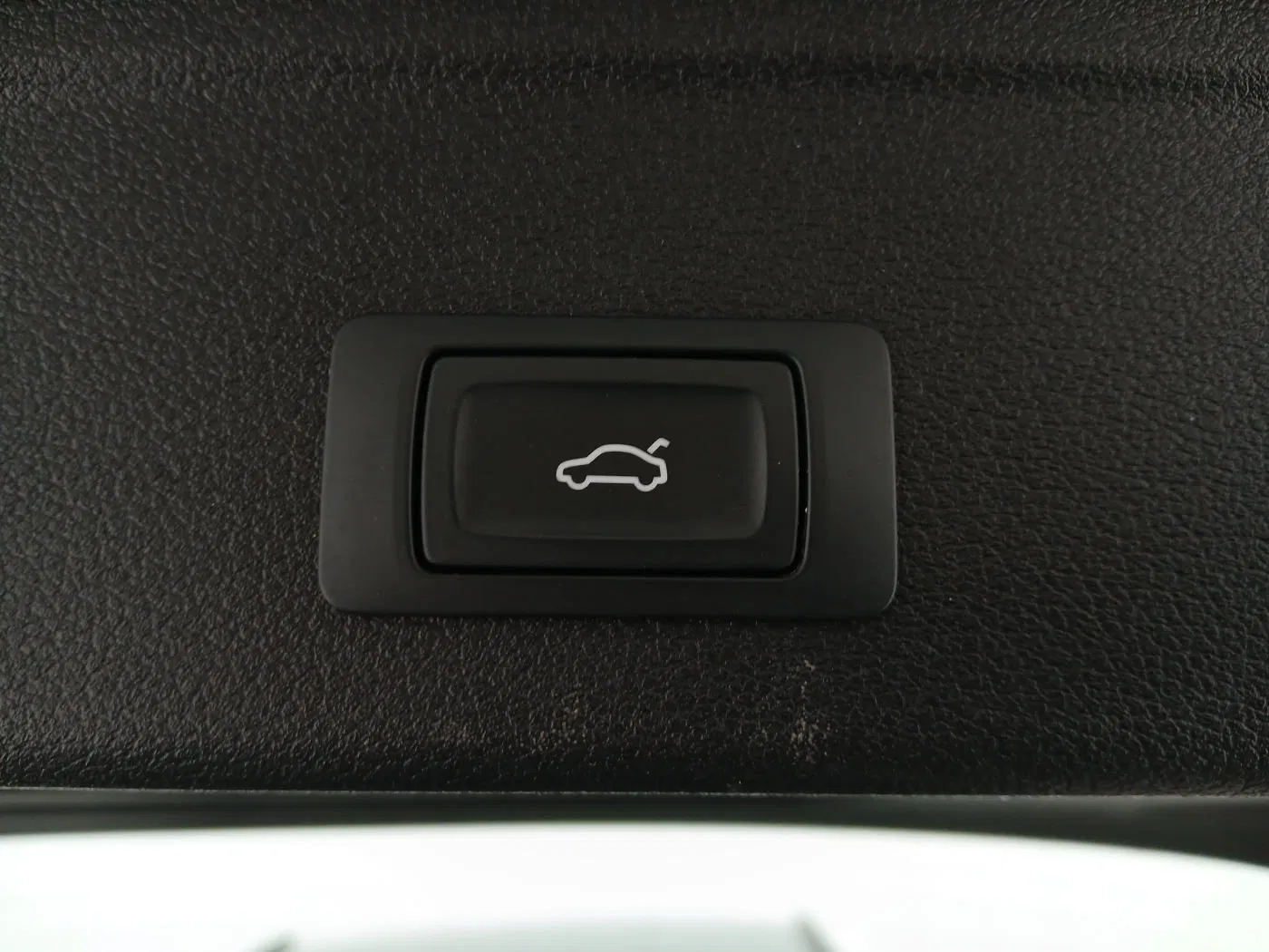 Audi A4 Avant 30 2.0 TDI advanced | Bild 12 von 24